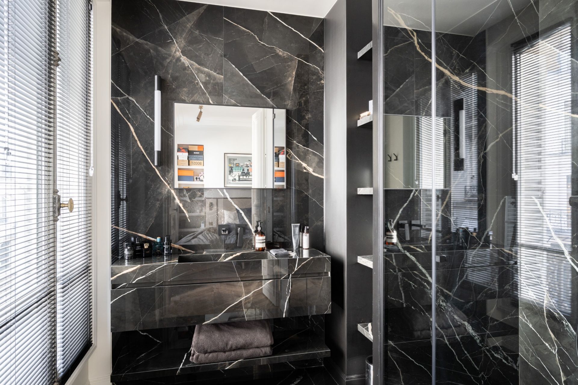 apartment 7 Rooms for sale on PARIS (75007)
