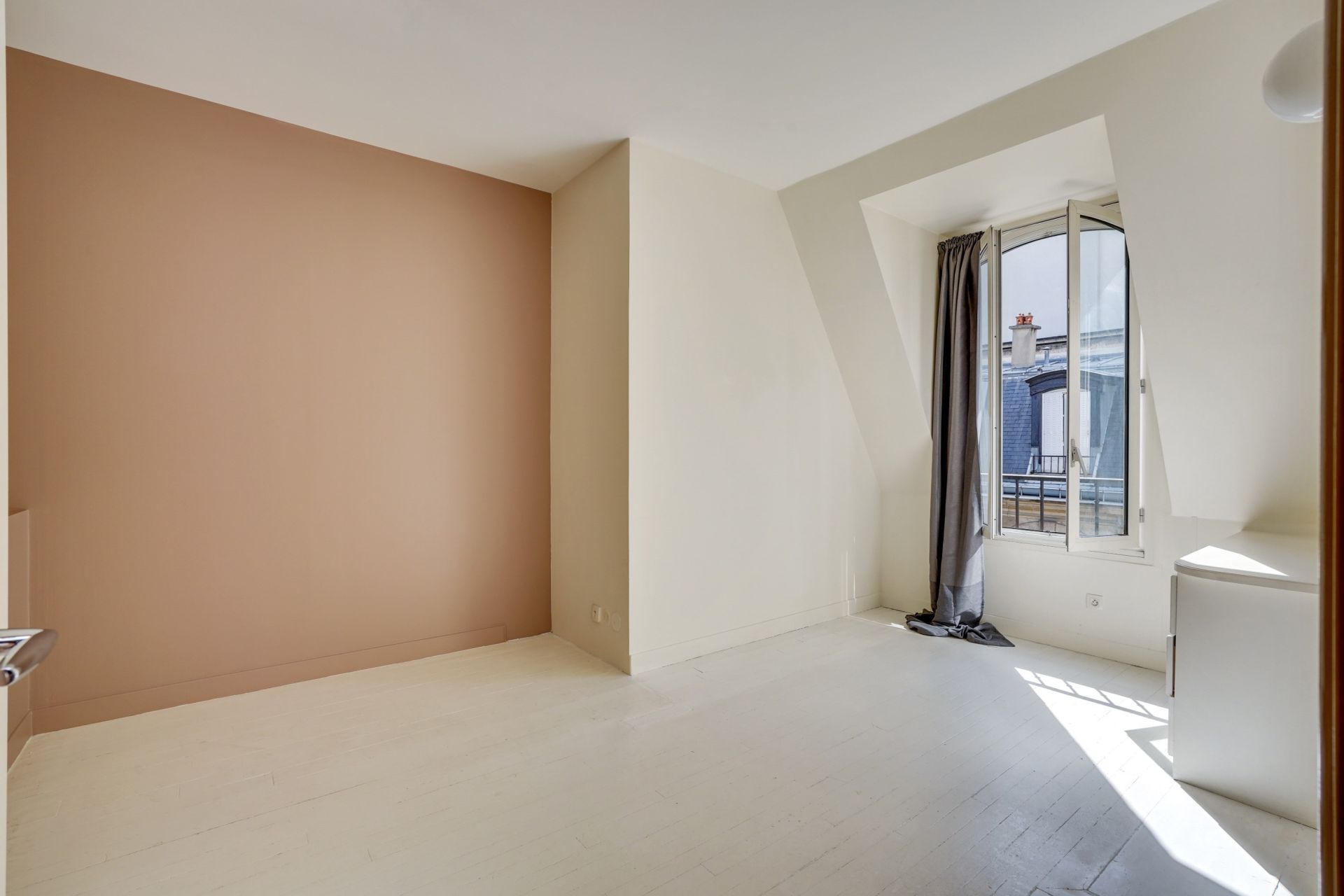 apartment 5 Rooms for sale on PARIS (75008)