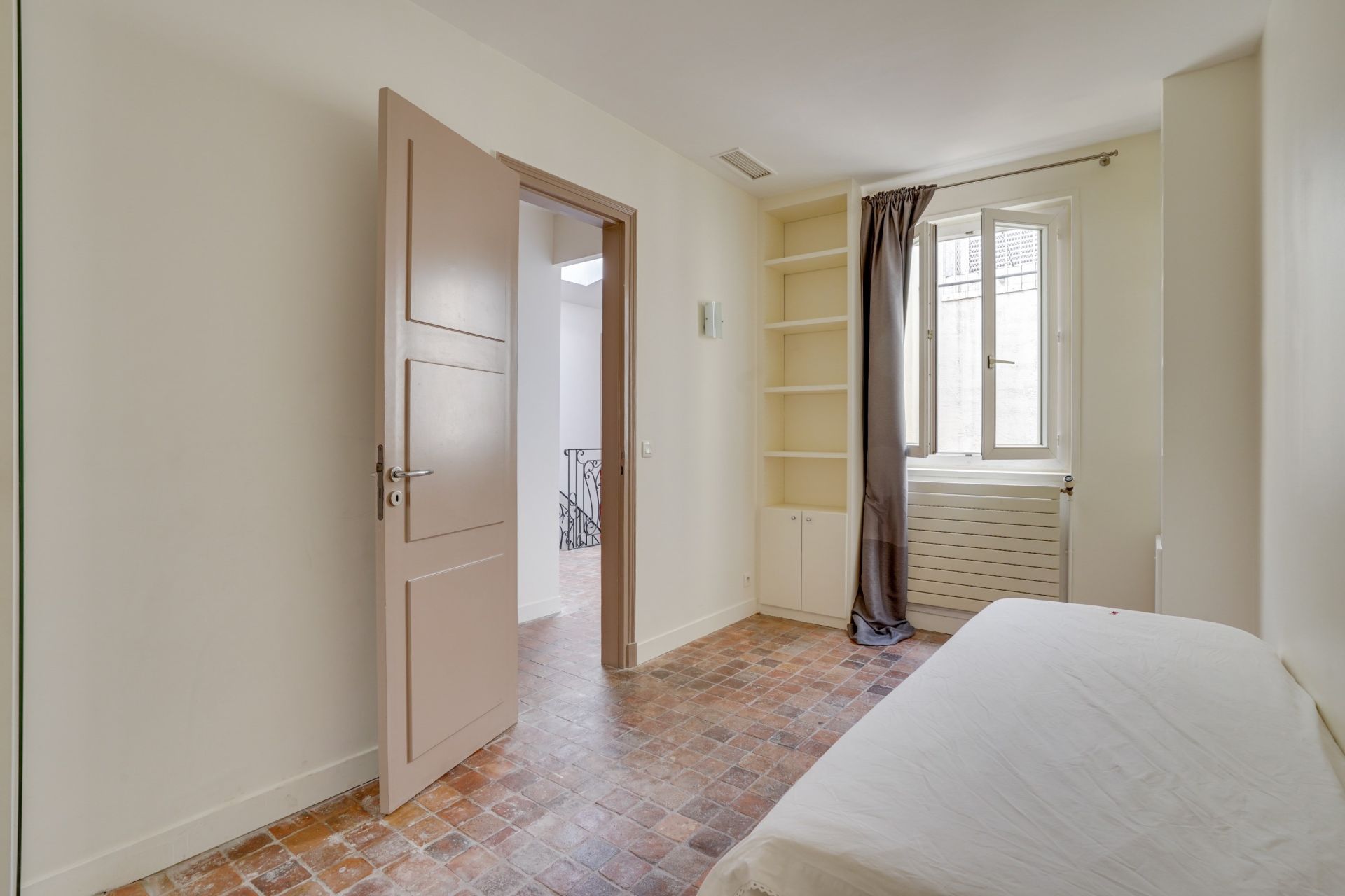 apartment 5 Rooms for sale on PARIS (75008)