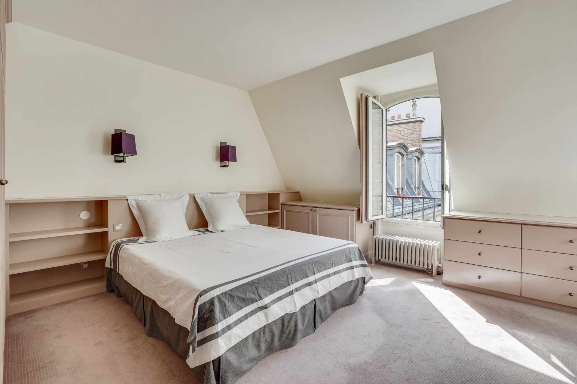 apartment 5 Rooms for sale on PARIS (75008)