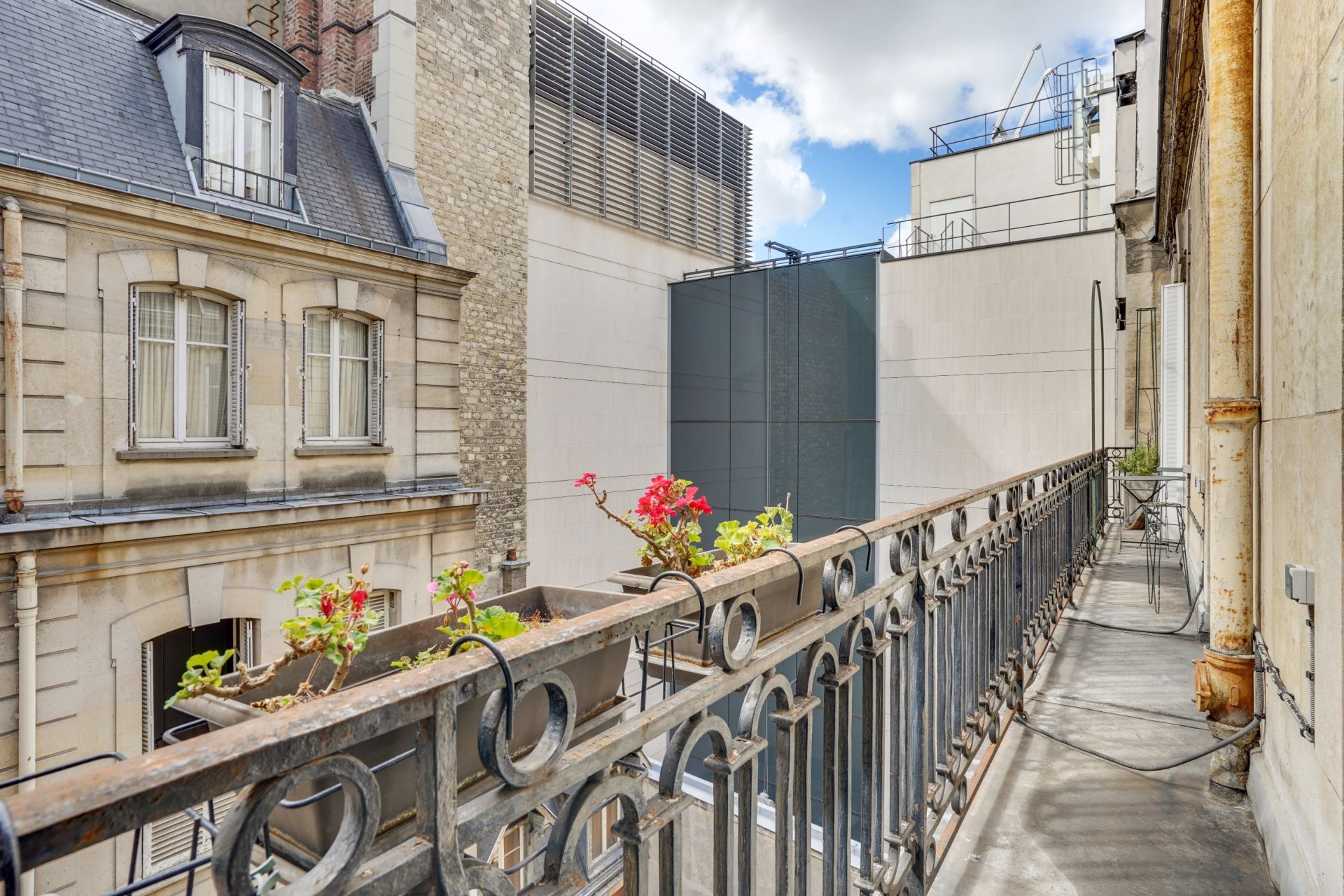 apartment 5 Rooms for sale on PARIS (75008)