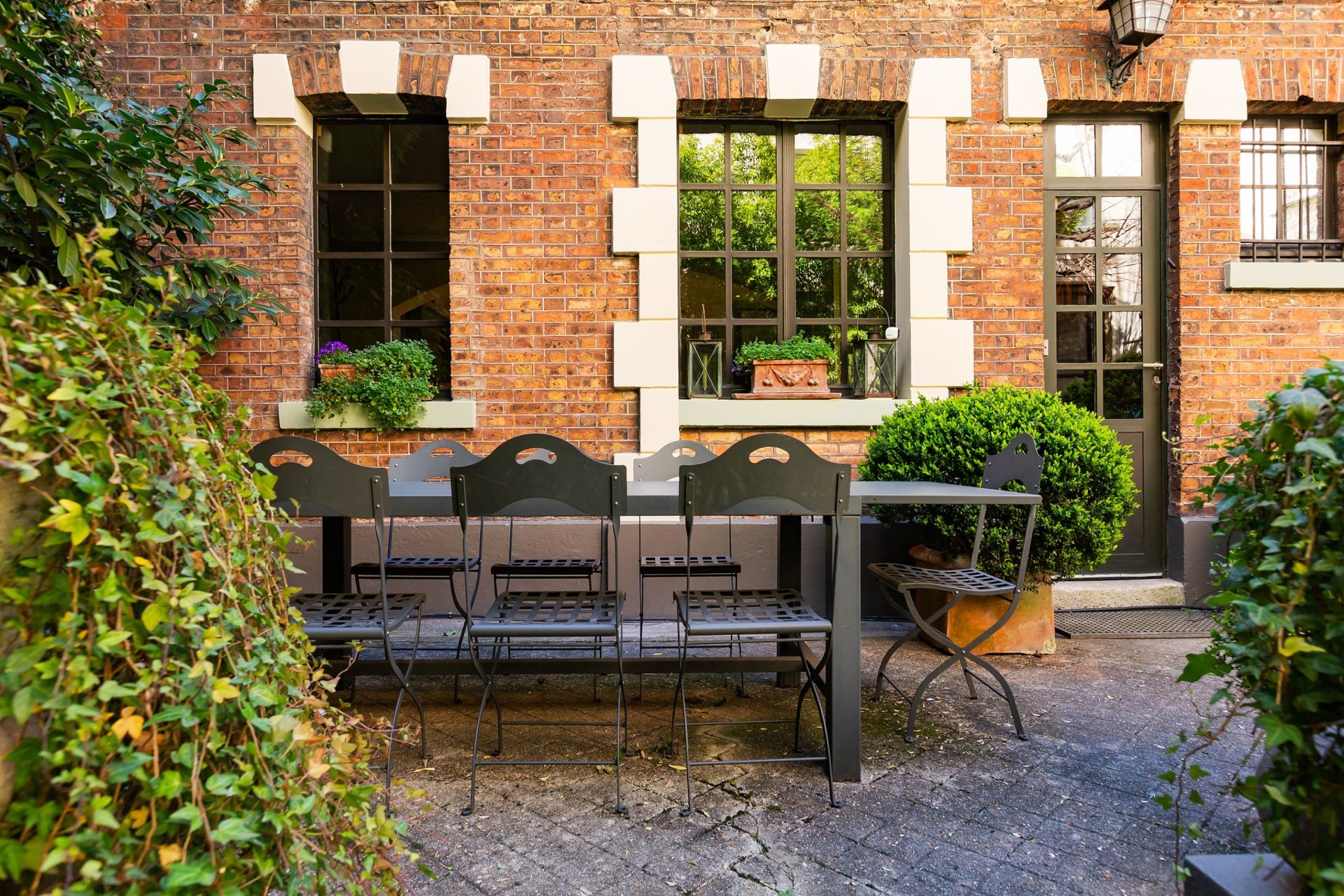 mansion (hôtel particulier) 7 Rooms for sale on PARIS (75116)