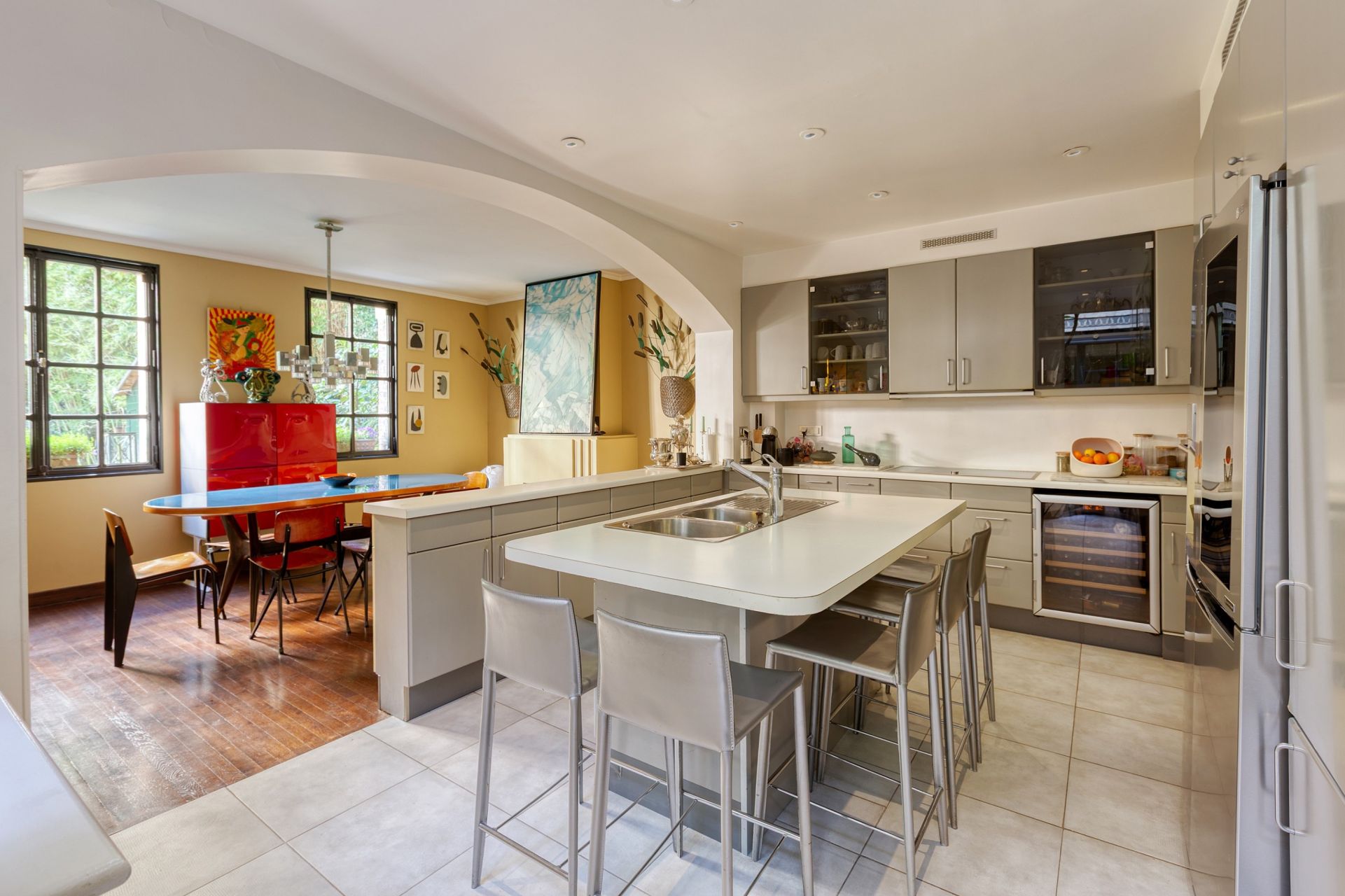 mansion (hôtel particulier) 7 Rooms for sale on PARIS (75116)