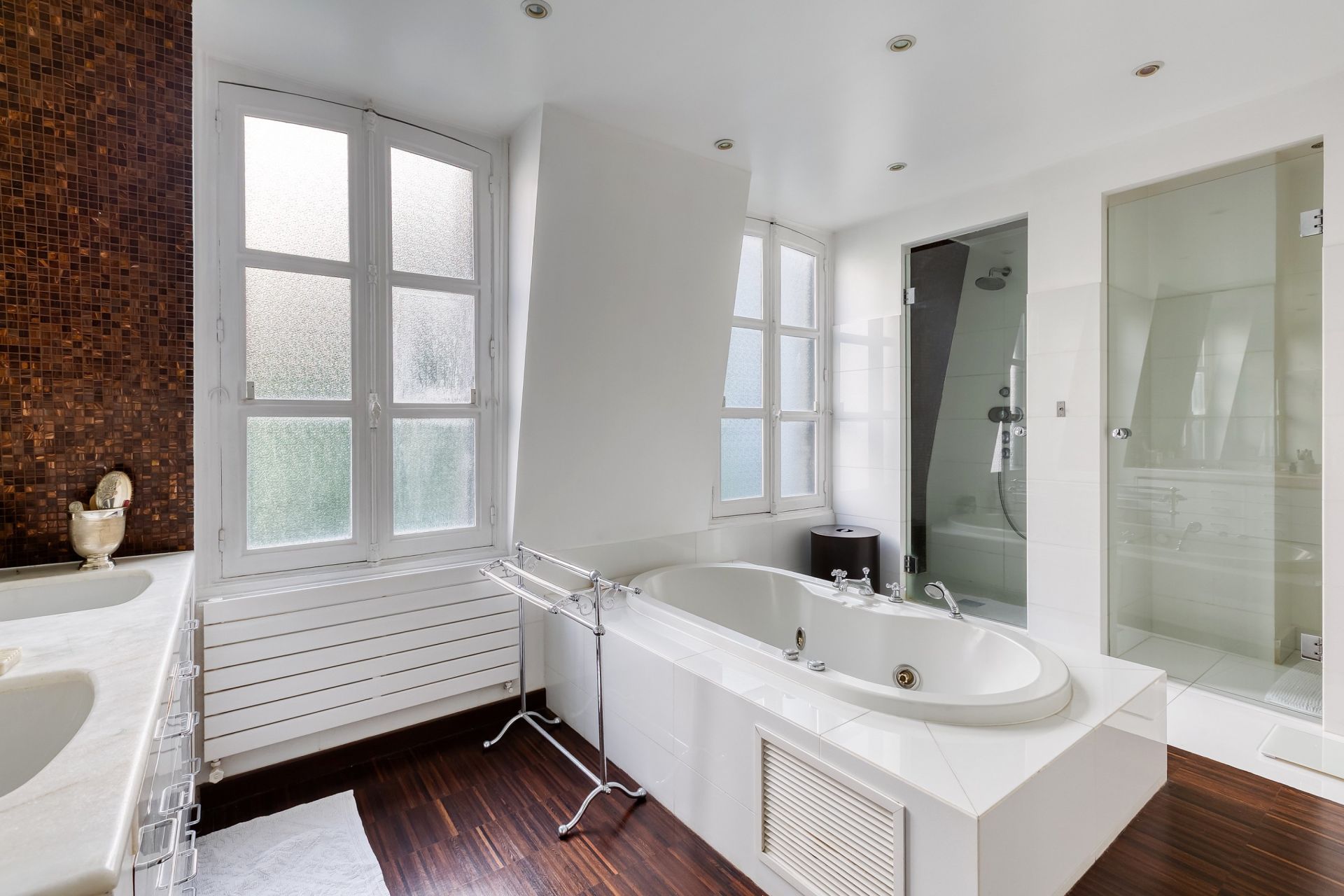 mansion (hôtel particulier) 7 Rooms for sale on PARIS (75116)