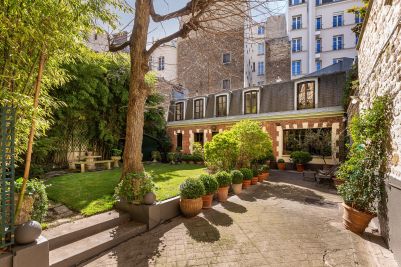 Sale Mansion (hôtel particulier) Paris 16 7&nbsp;Rooms 245&nbsp;m²