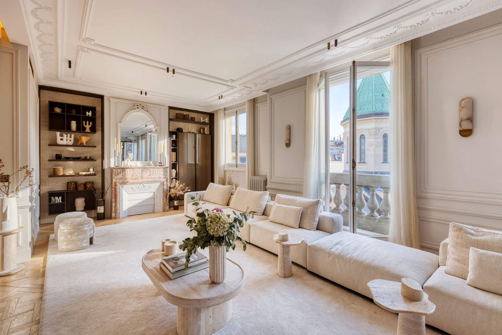 apartment 5 Rooms for sale on PARIS (75008)