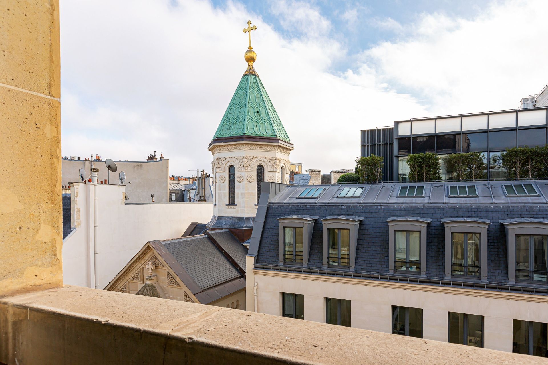 apartment 5 Rooms for sale on PARIS (75008)