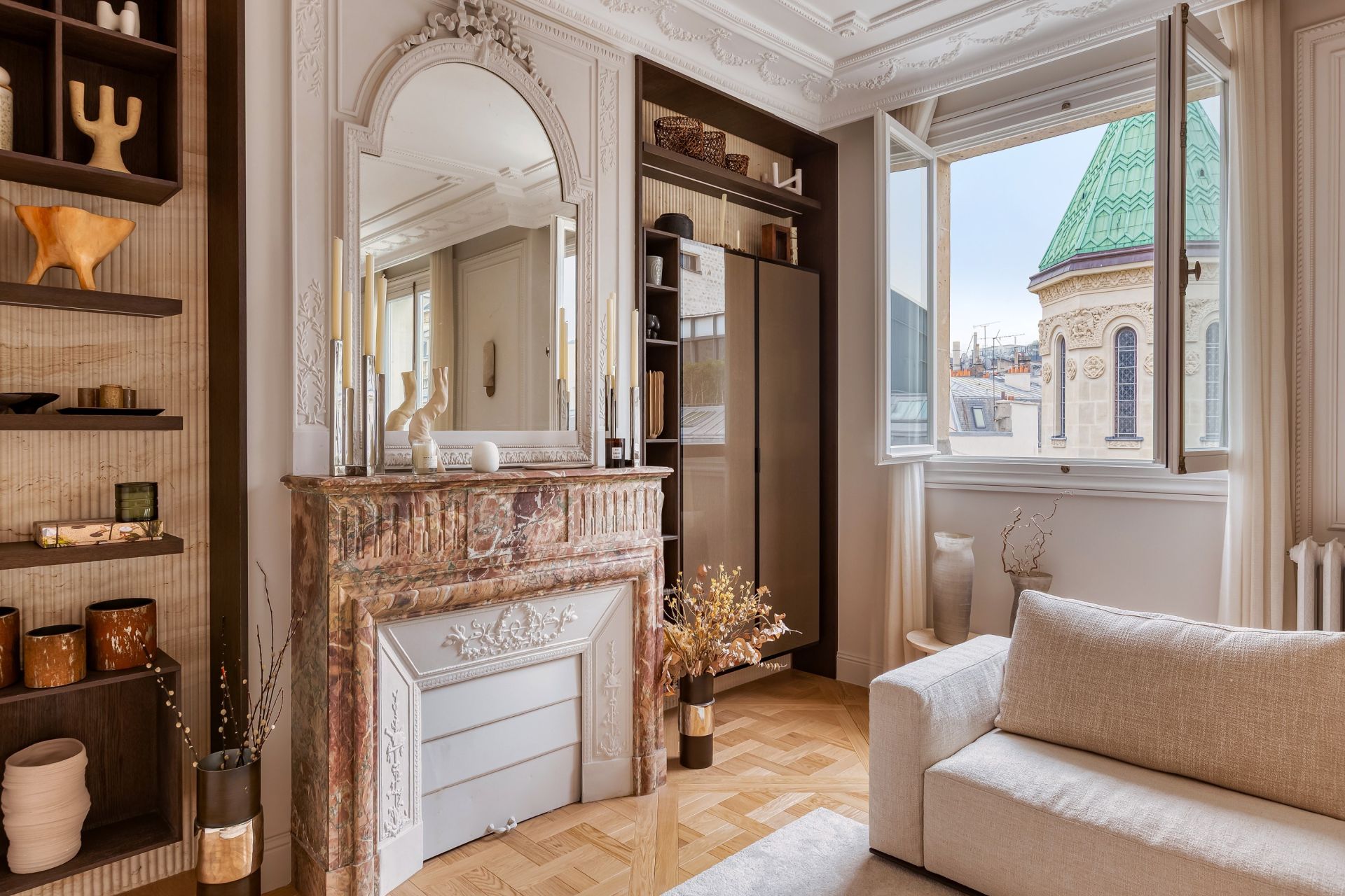 apartment 5 Rooms for sale on PARIS (75008)