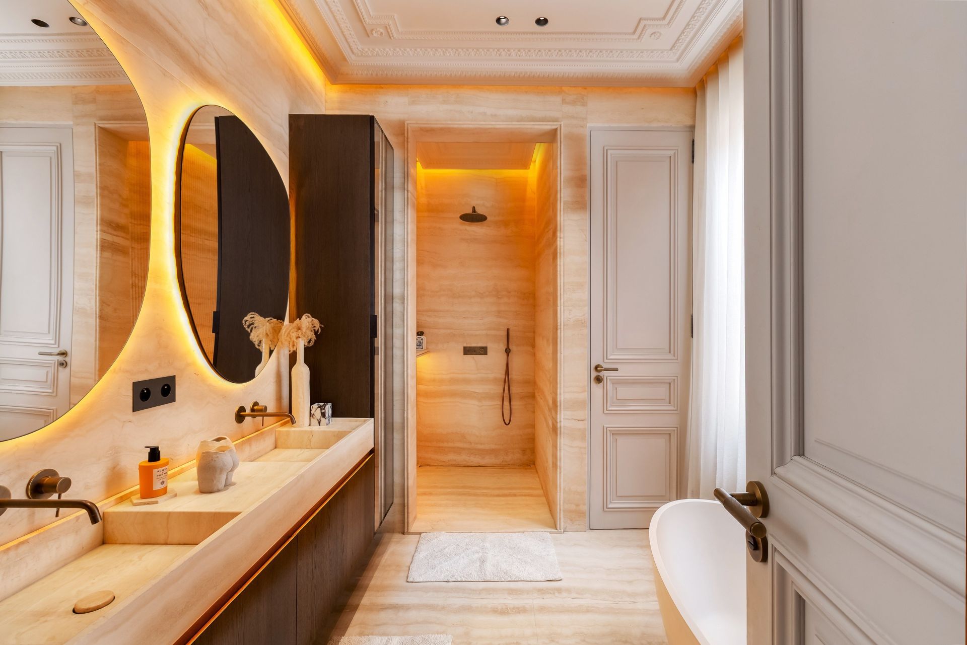 apartment 5 Rooms for sale on PARIS (75008)