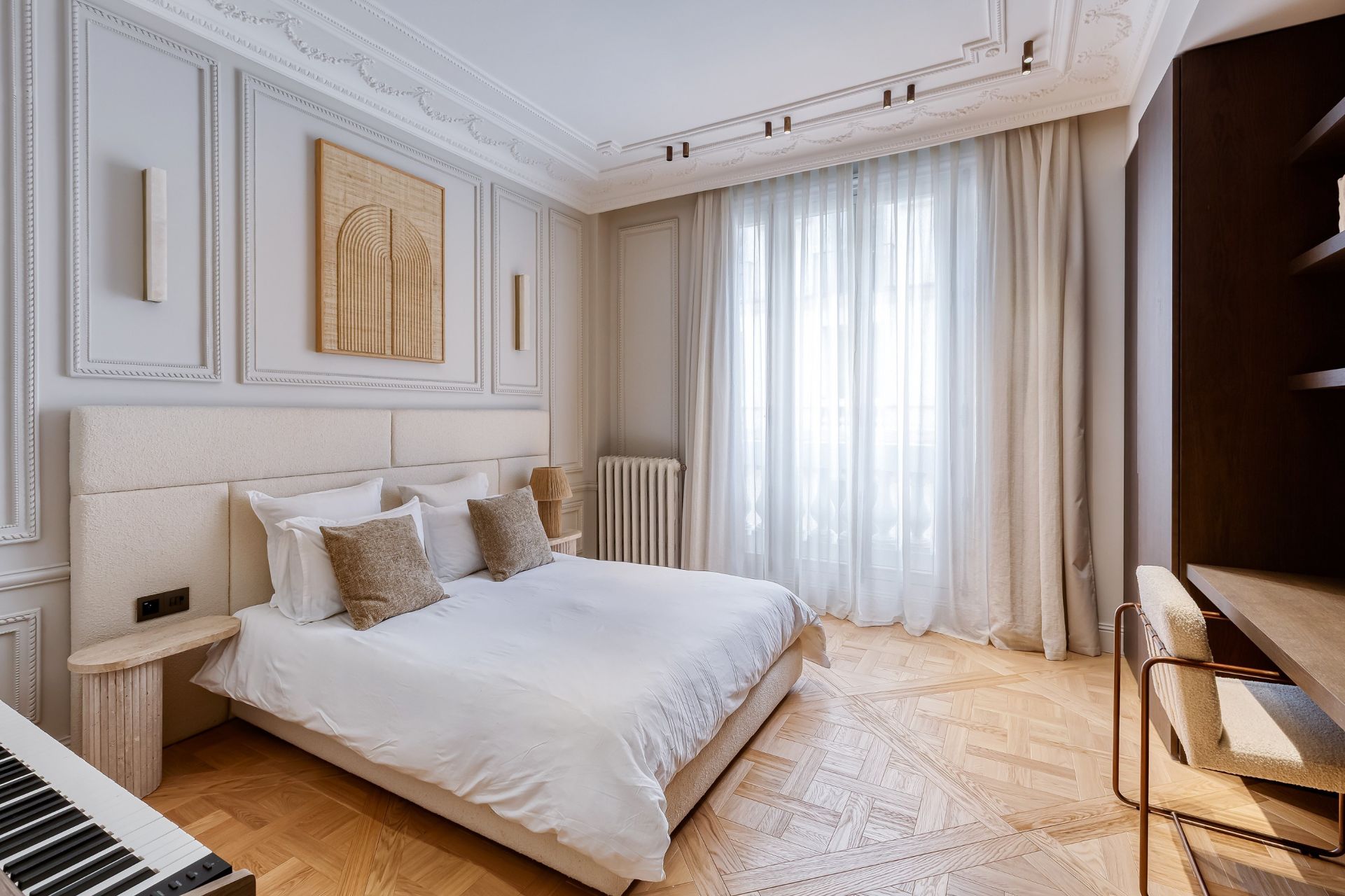 apartment 5 Rooms for sale on PARIS (75008)