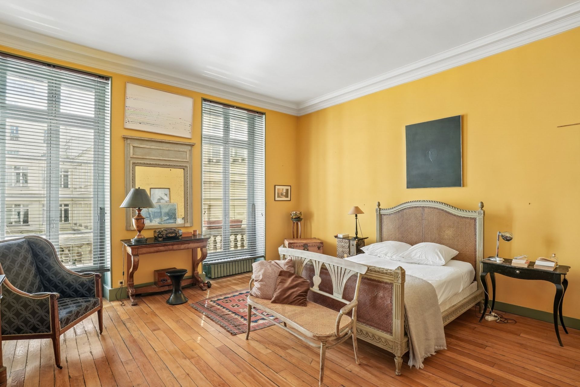 apartment 5 Rooms for sale on PARIS (75002)
