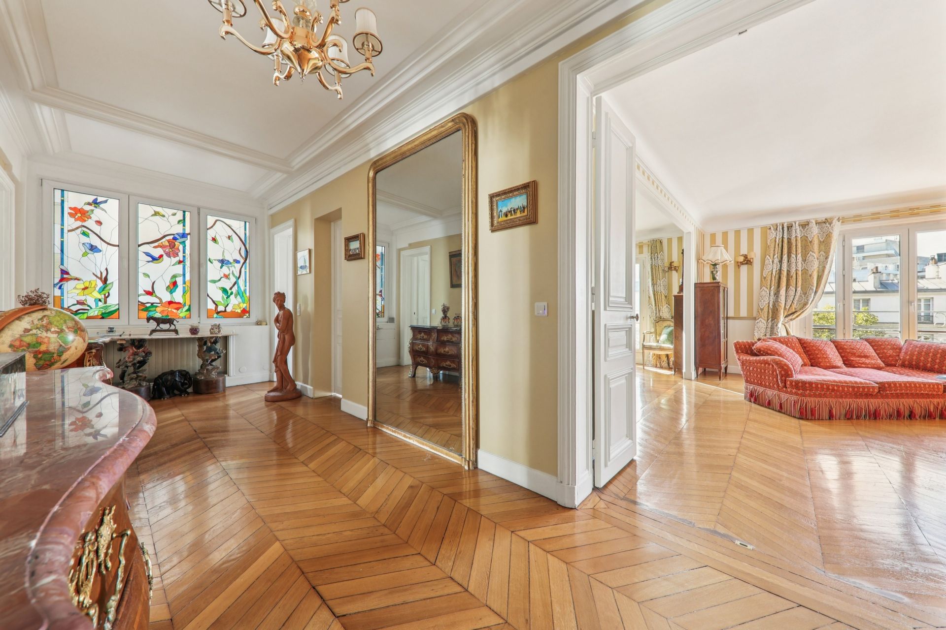 apartment 5 Rooms for sale on PARIS (75017)