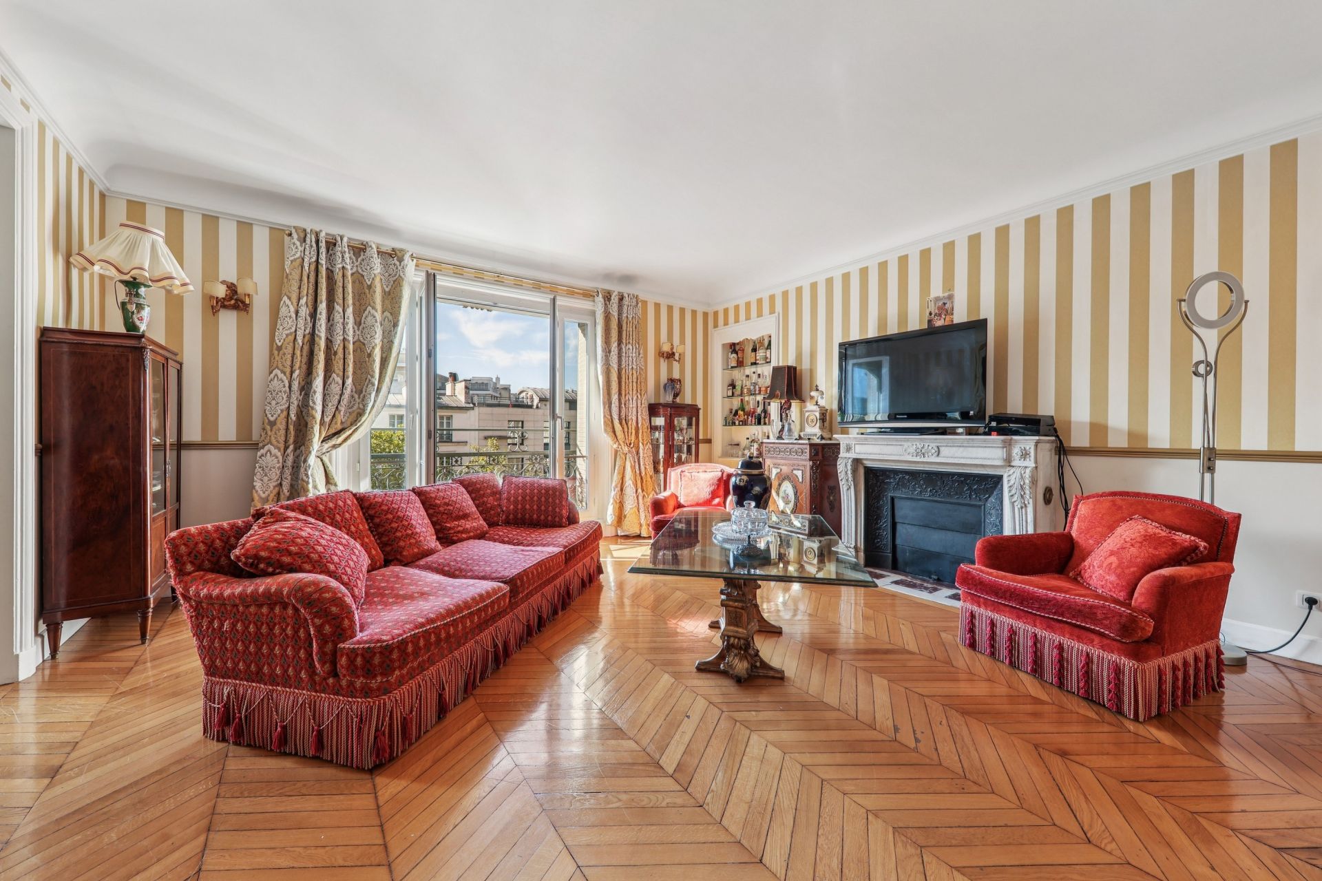 apartment 5 Rooms for sale on PARIS (75017)