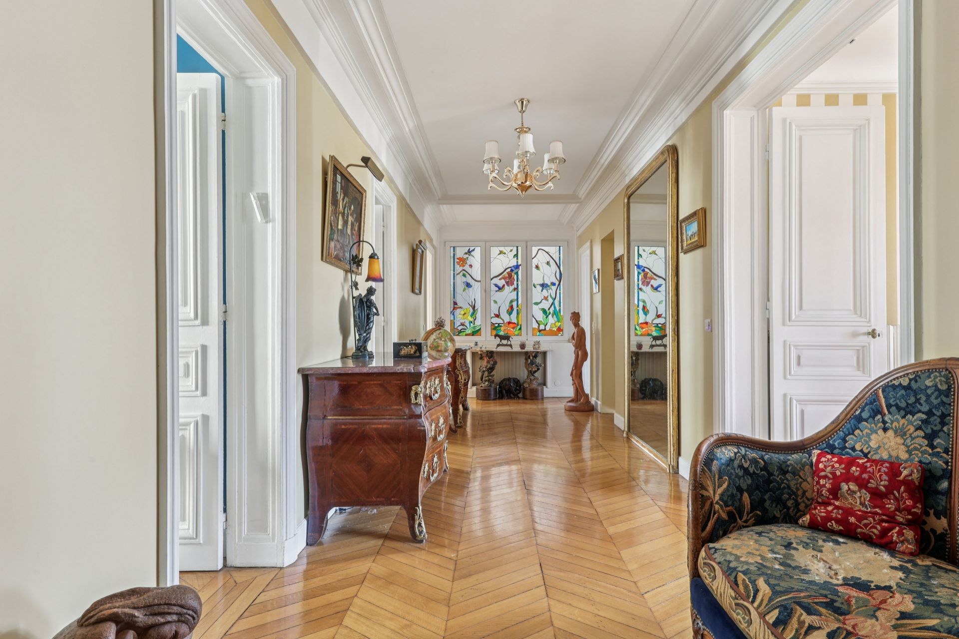 apartment 5 Rooms for sale on PARIS (75017)