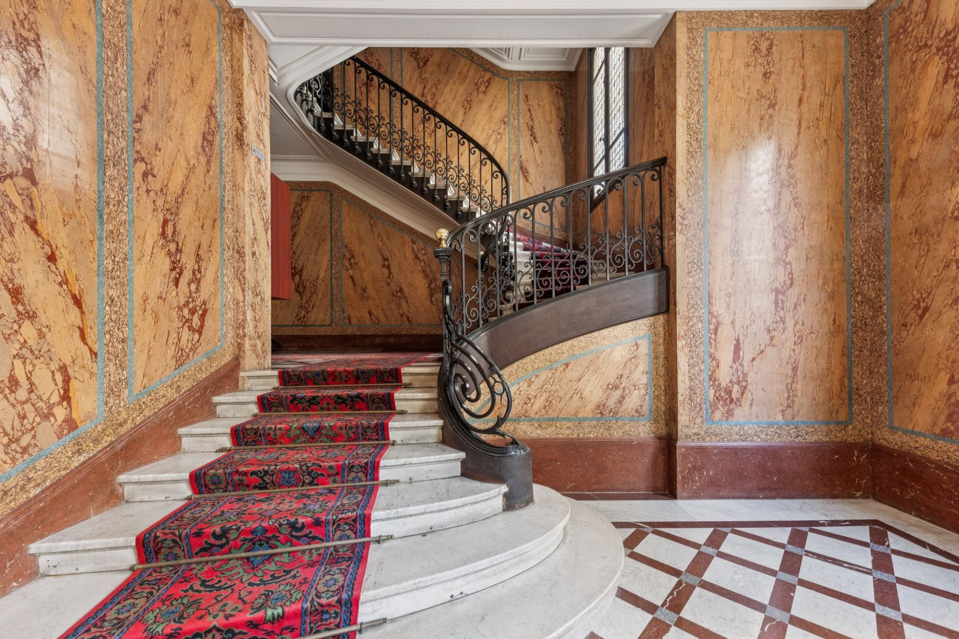 apartment 5 Rooms for sale on PARIS (75017)