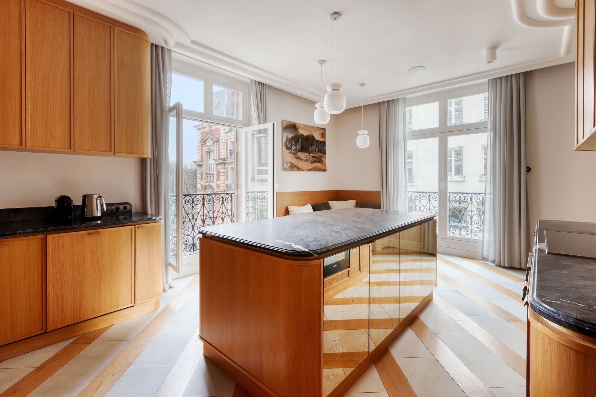 apartment 8 Rooms for sale on PARIS (75008)
