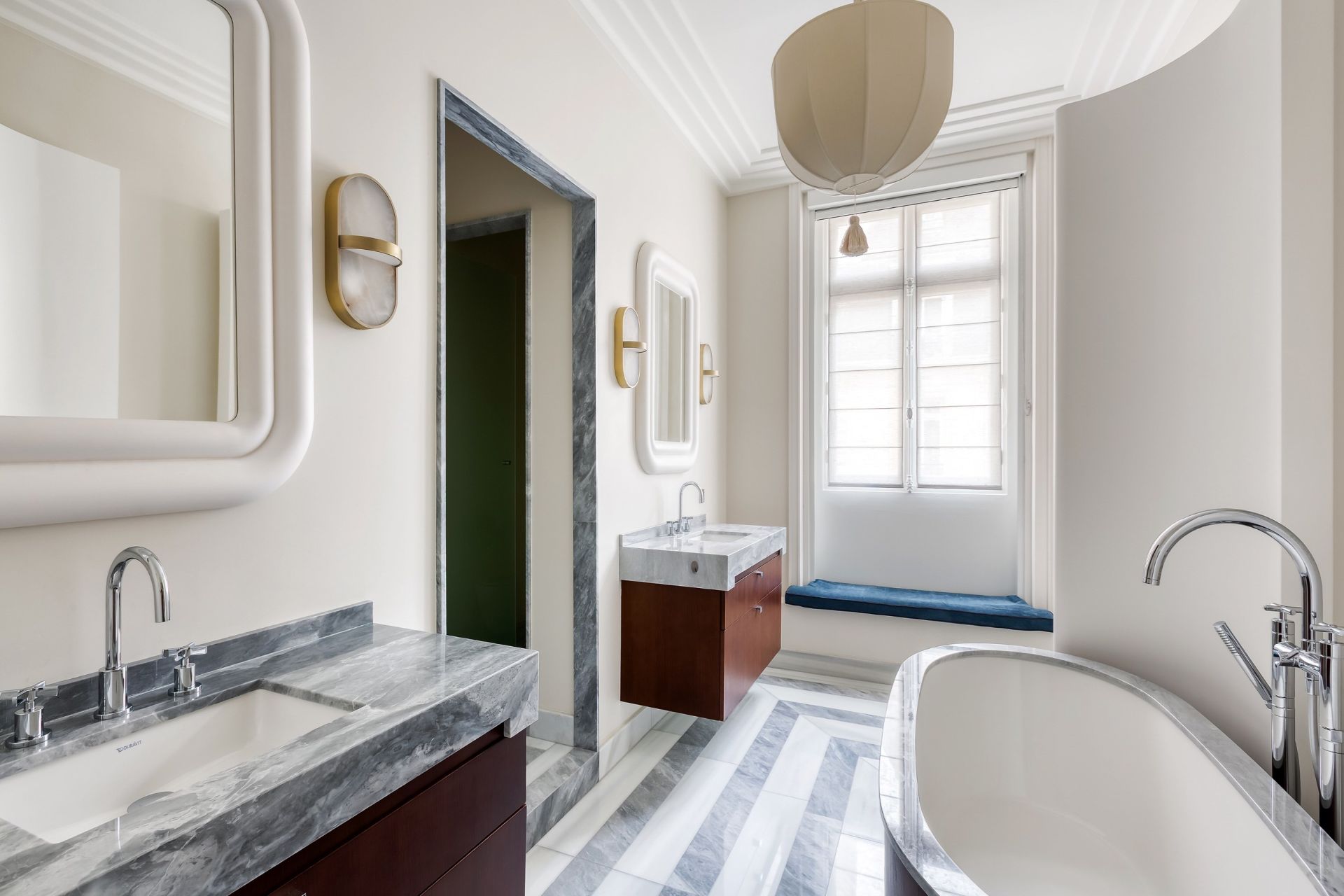 apartment 8 Rooms for sale on PARIS (75008)
