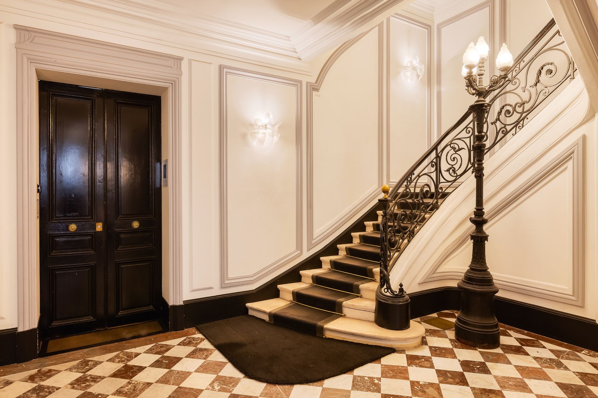 appartement 8 Pièces en vente sur PARIS (75008)