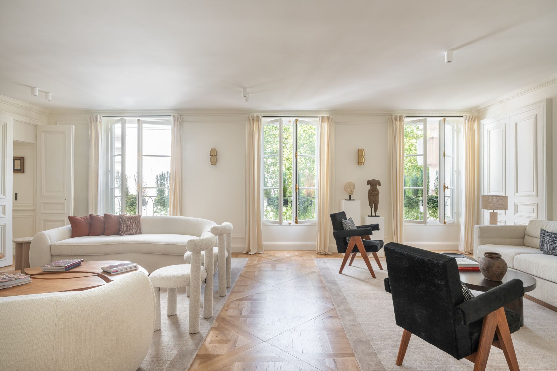 apartment 5 Rooms for sale on PARIS (75007)