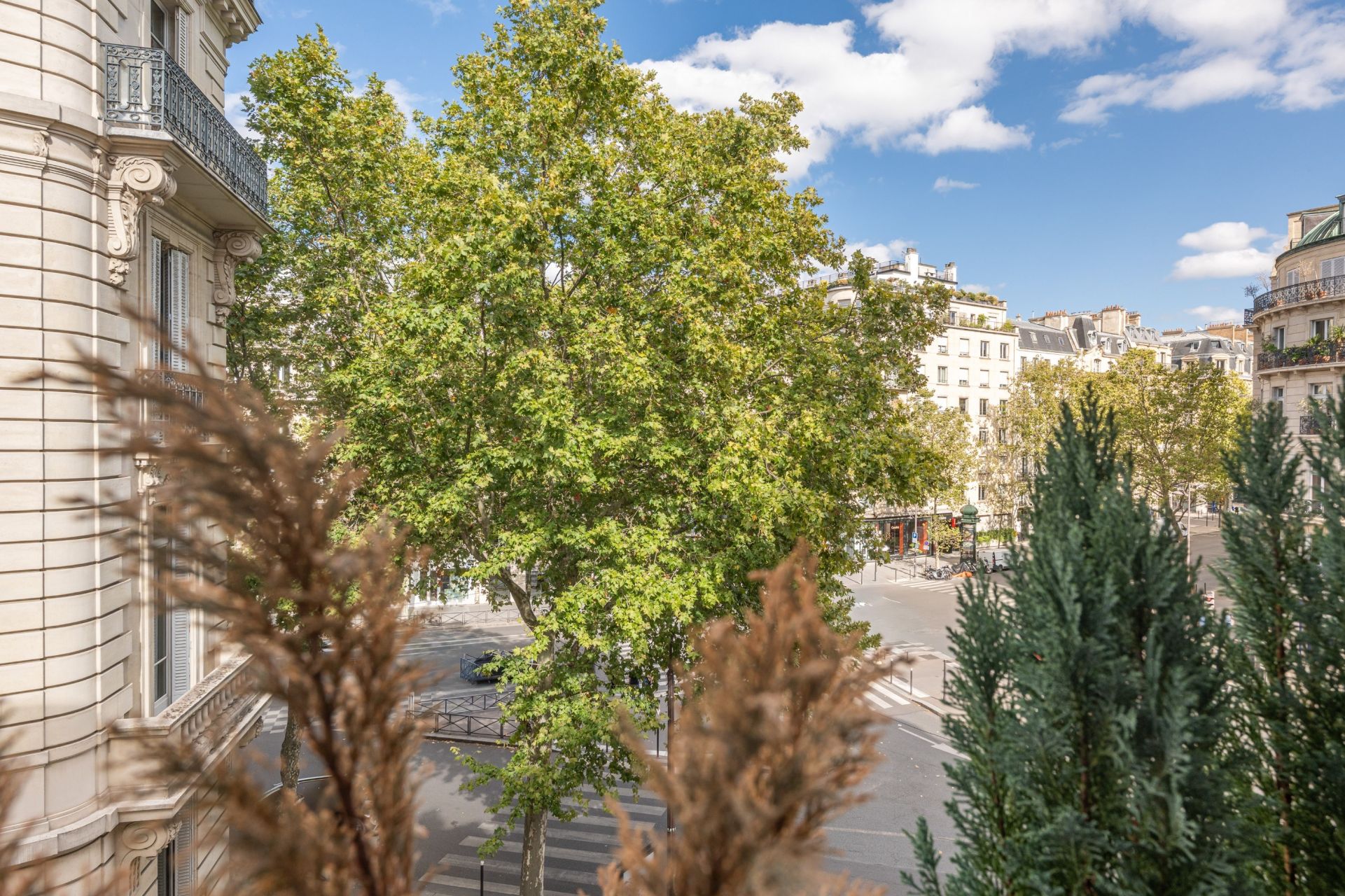 apartment 5 Rooms for sale on PARIS (75007)