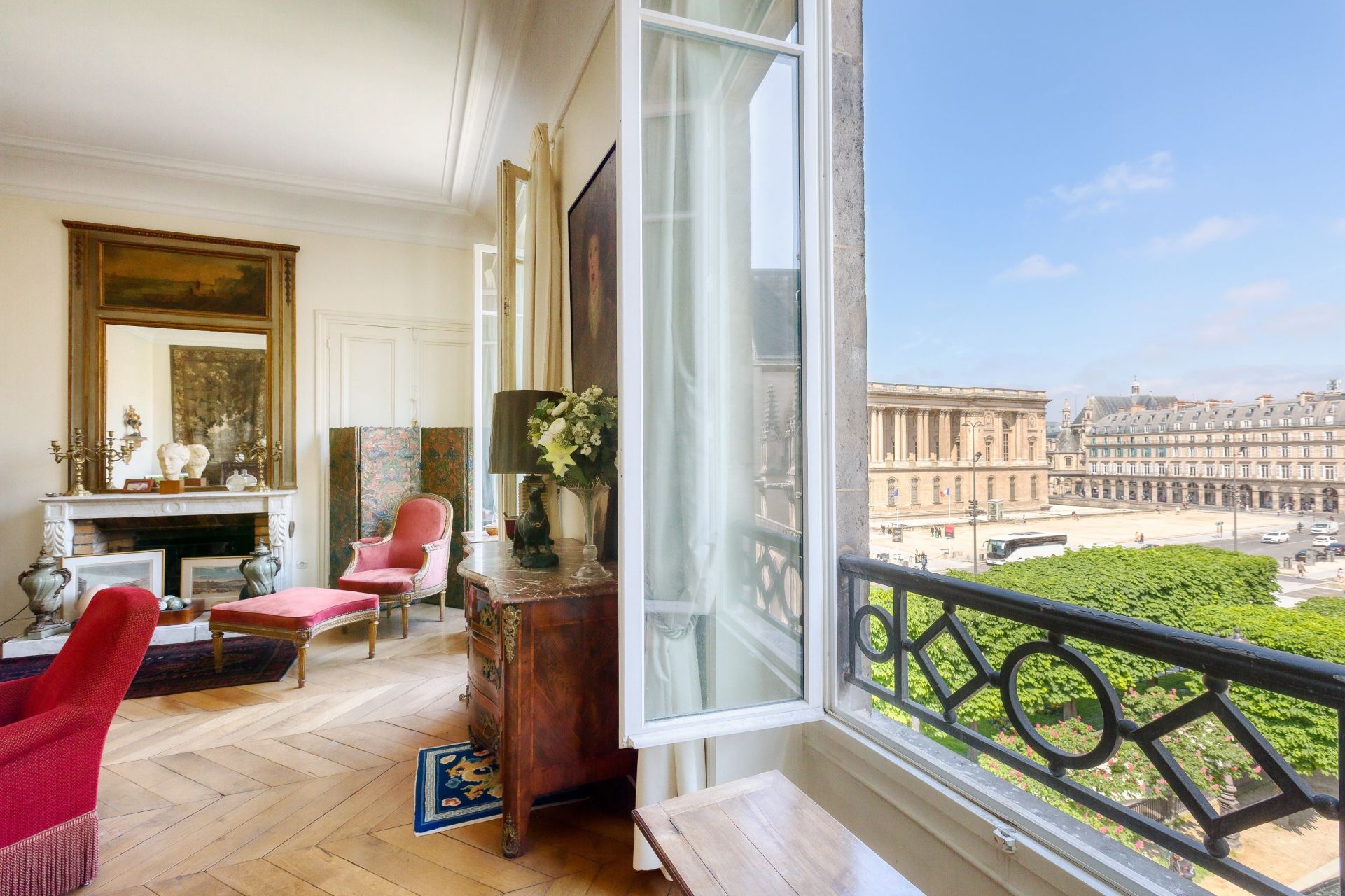 apartment 4 Rooms for sale on PARIS (75001)