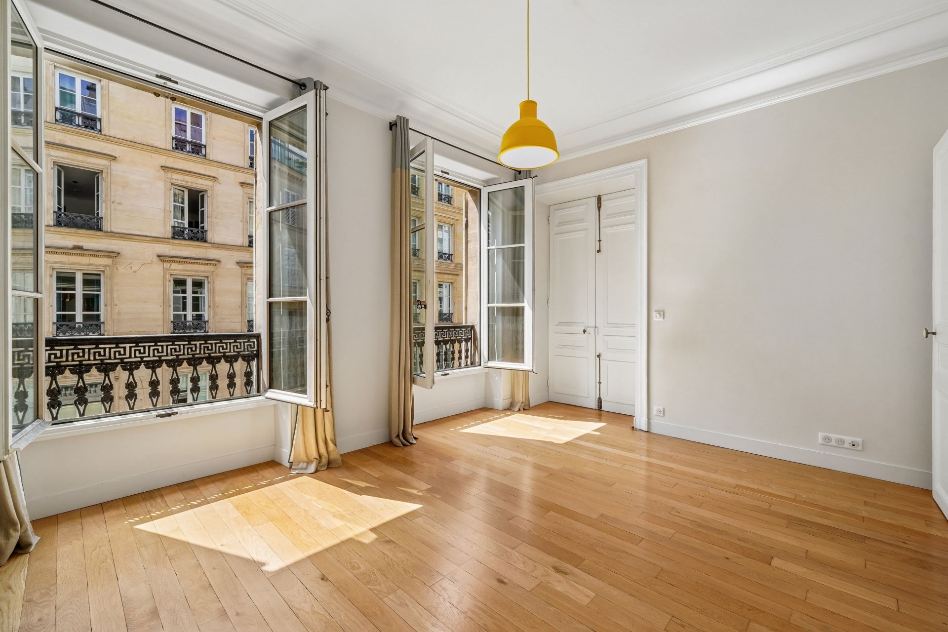 apartment 6 Rooms for sale on PARIS (75009)