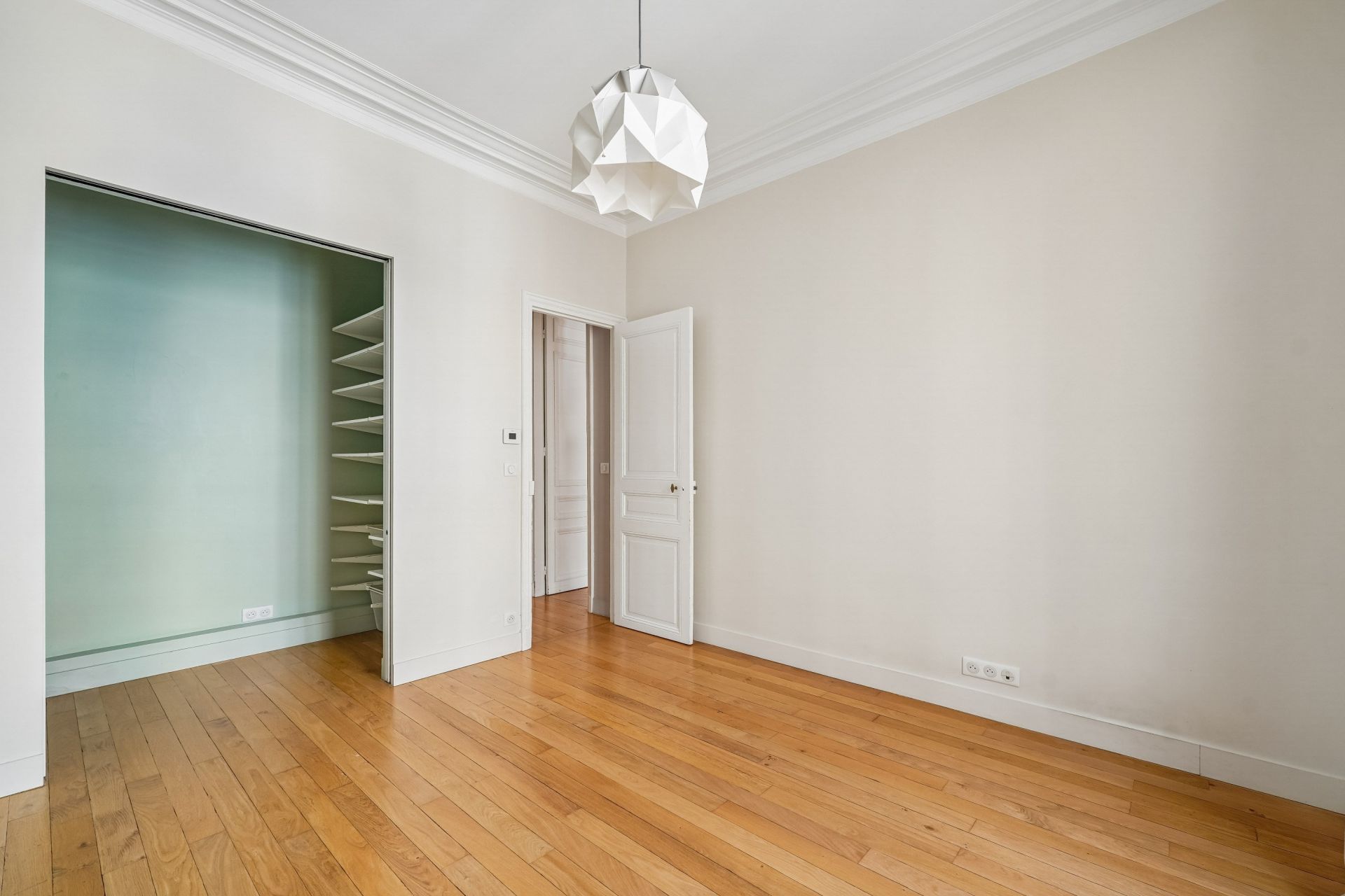 apartment 6 Rooms for sale on PARIS (75009)