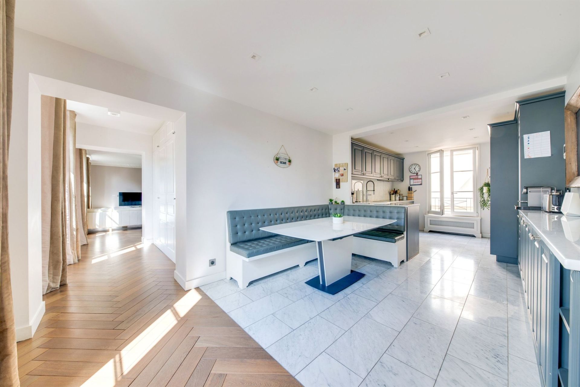 apartment 9 Rooms for rent on PARIS (75008)