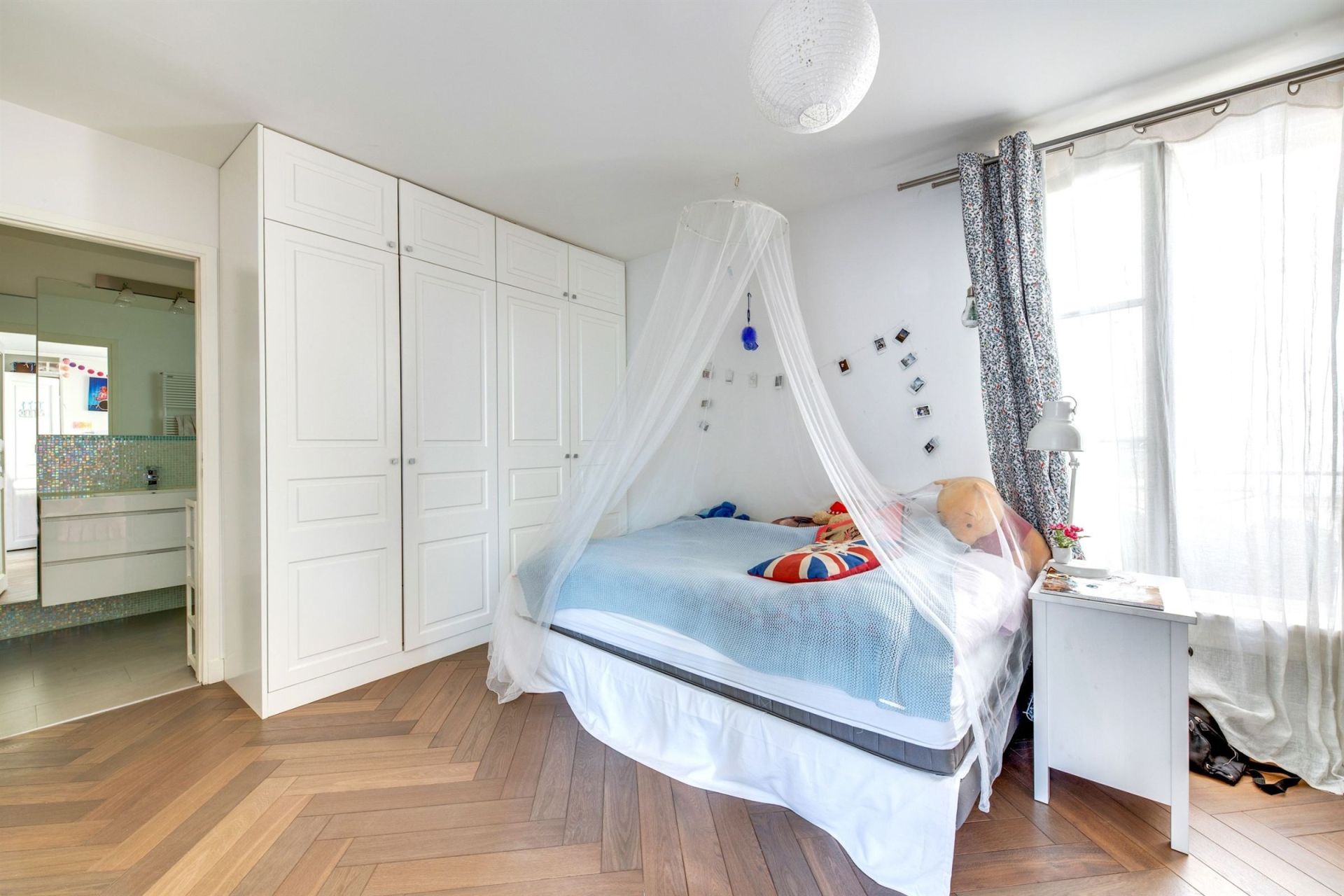 apartment 9 Rooms for rent on PARIS (75008)