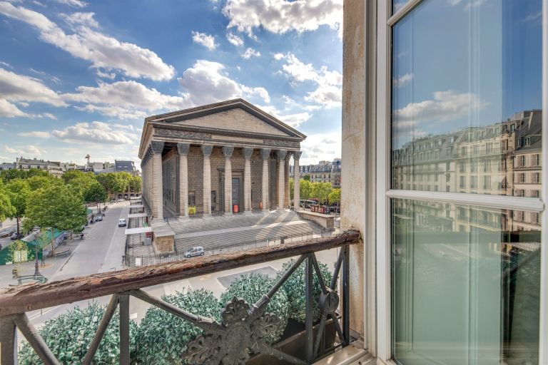 apartment 9 Rooms for rent on PARIS (75008)