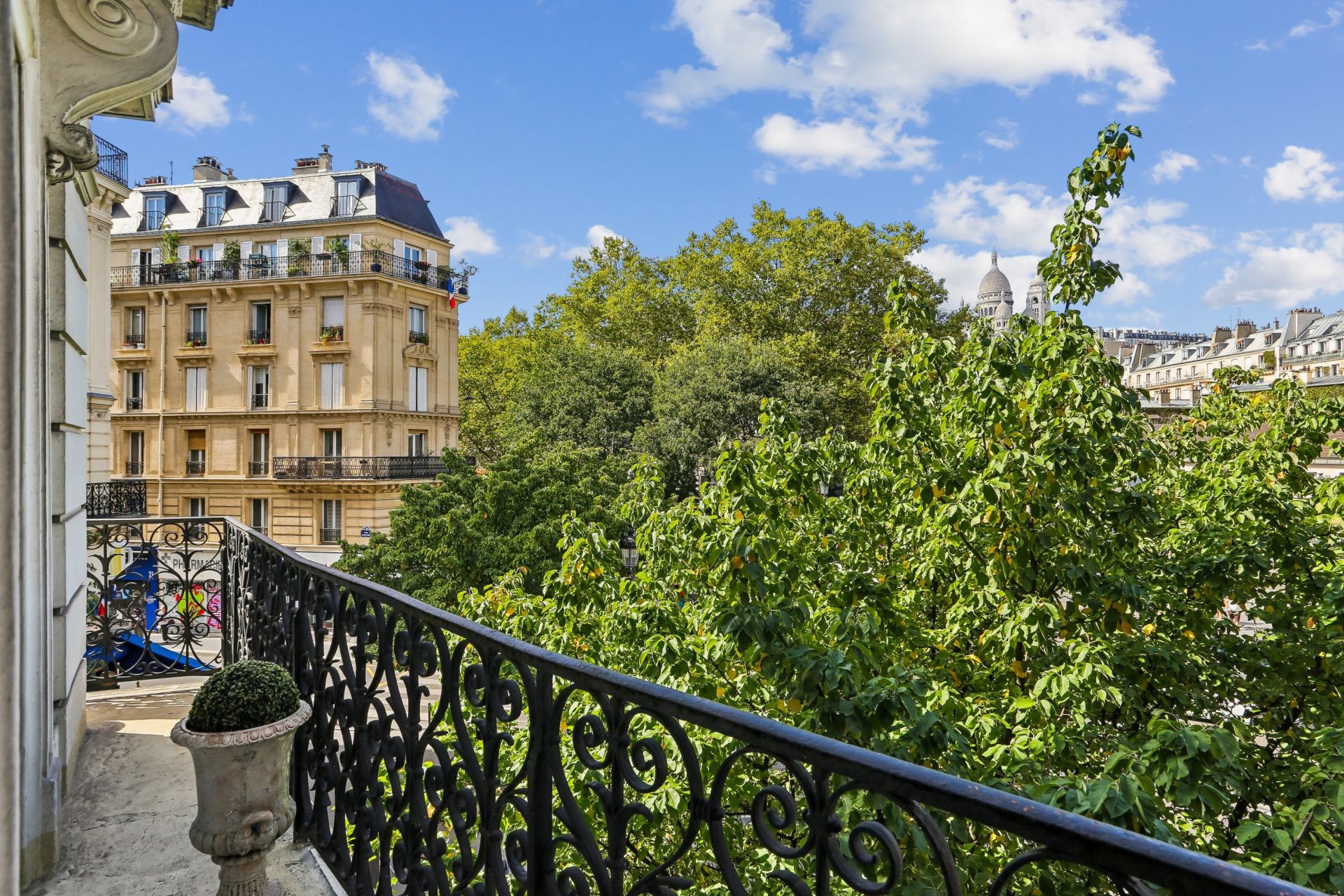 apartment 4 Rooms for sale on PARIS (75009)
