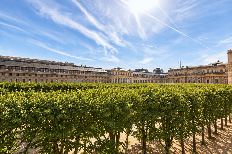 apartment 7 Rooms for sale on PARIS (75001)