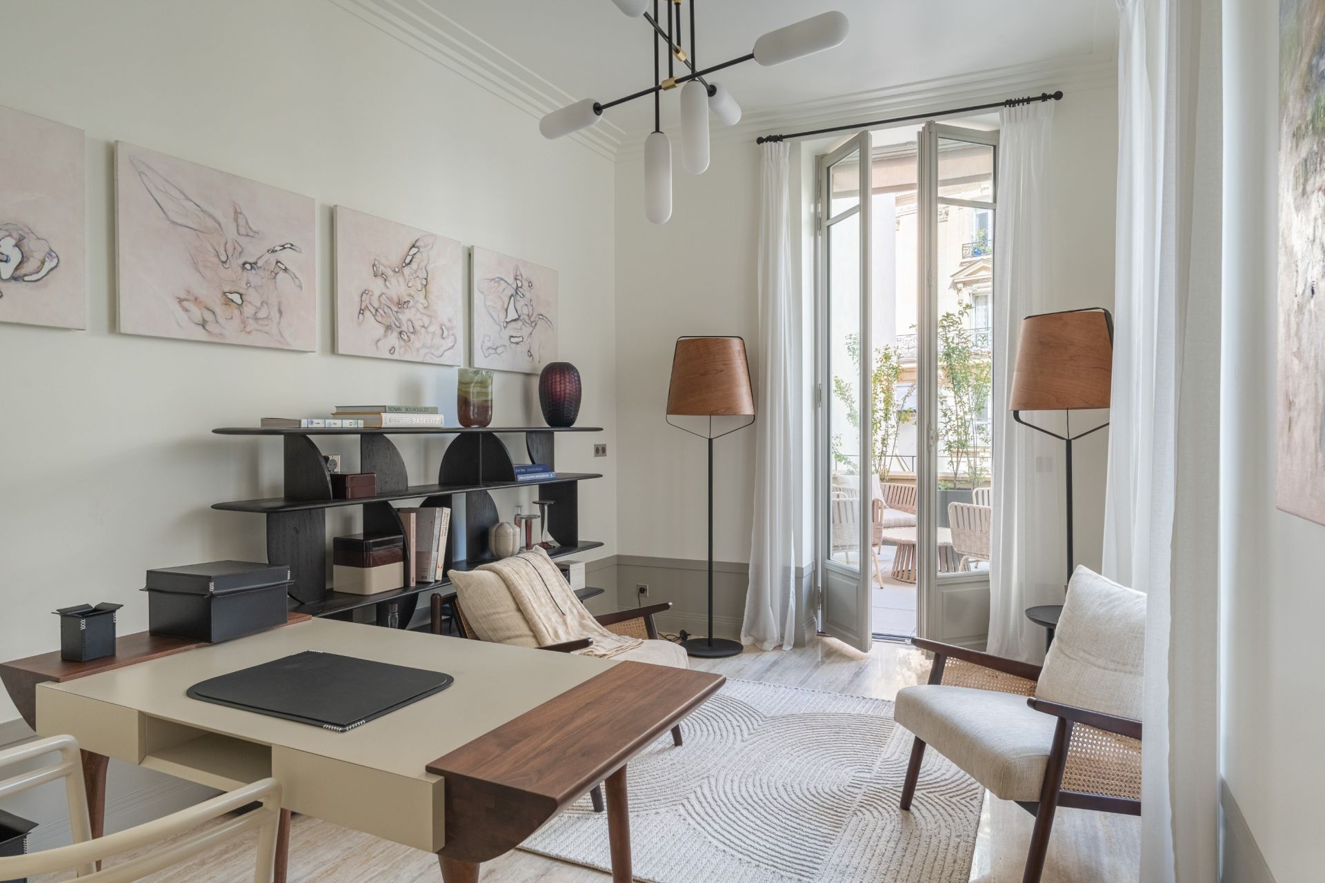 building for sale on PARIS (75006)