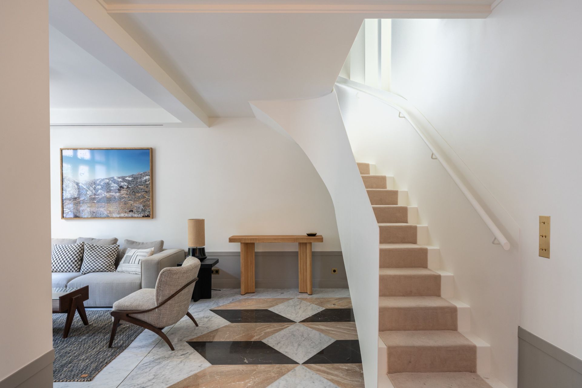 building for sale on PARIS (75006)