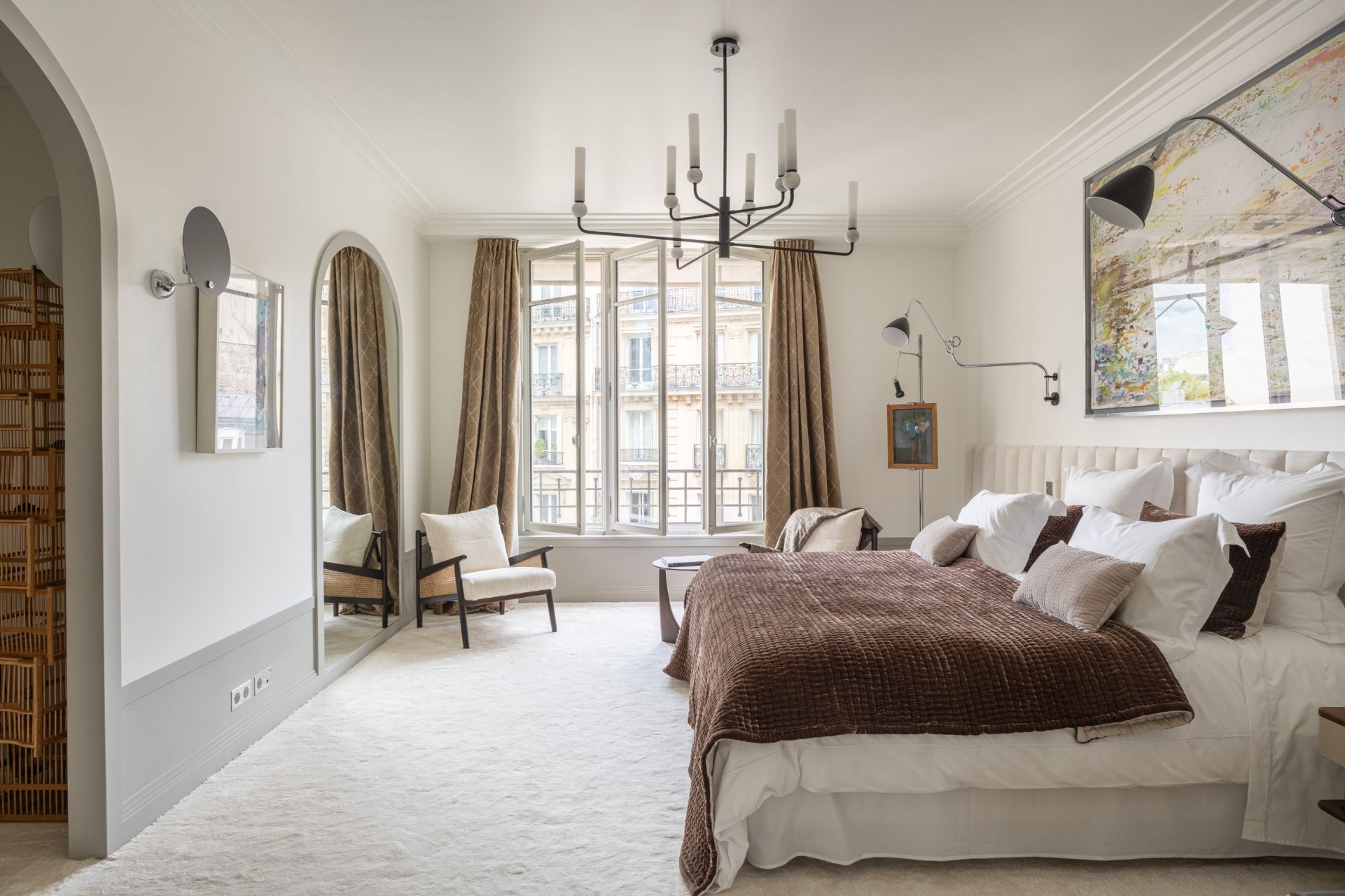 building for sale on PARIS (75006)