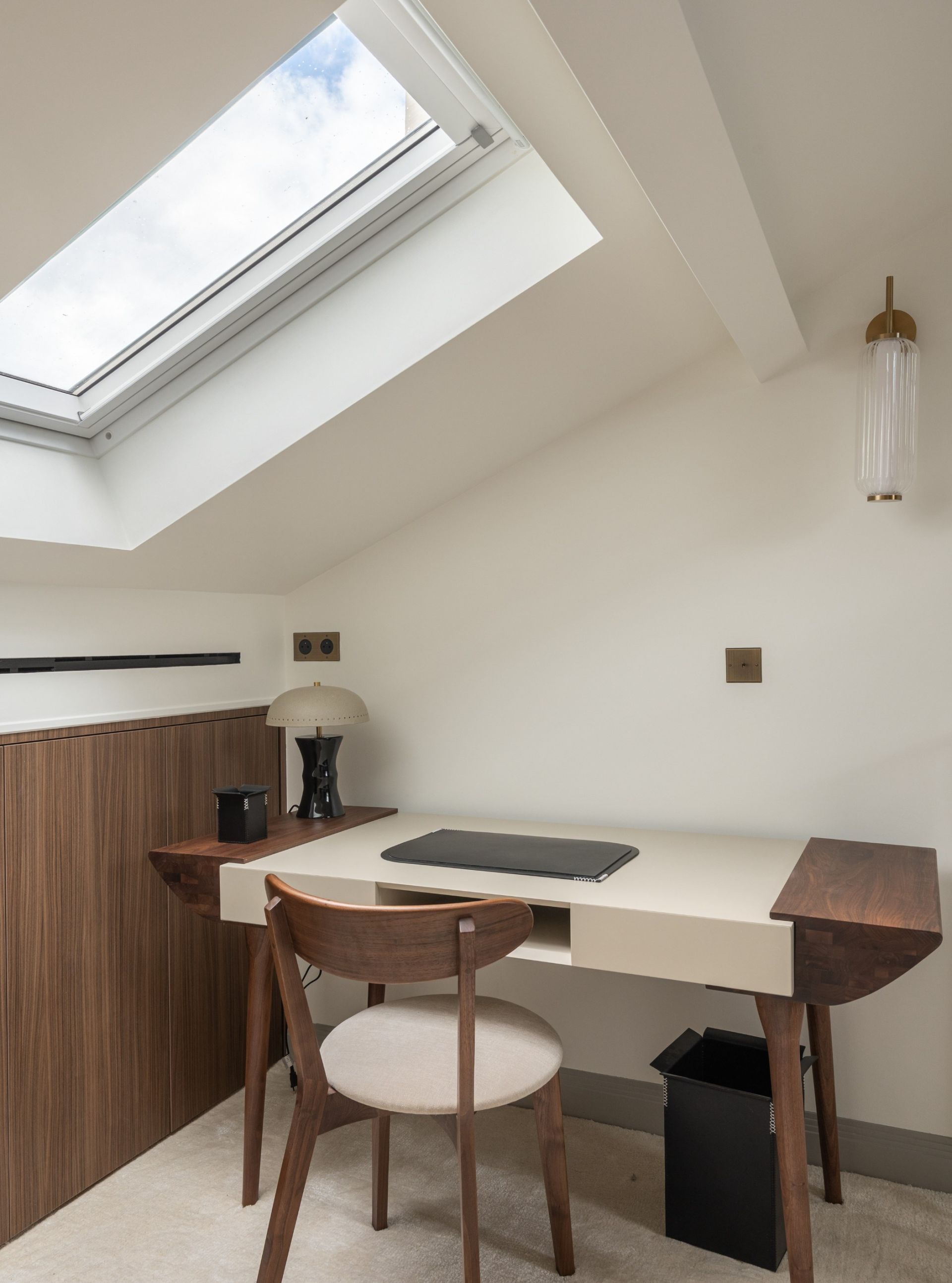 building for sale on PARIS (75006)