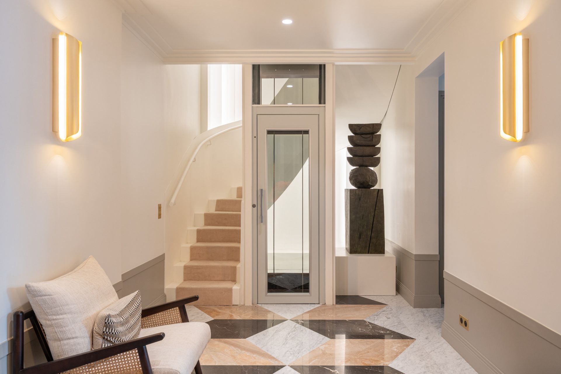 building for sale on PARIS (75006)