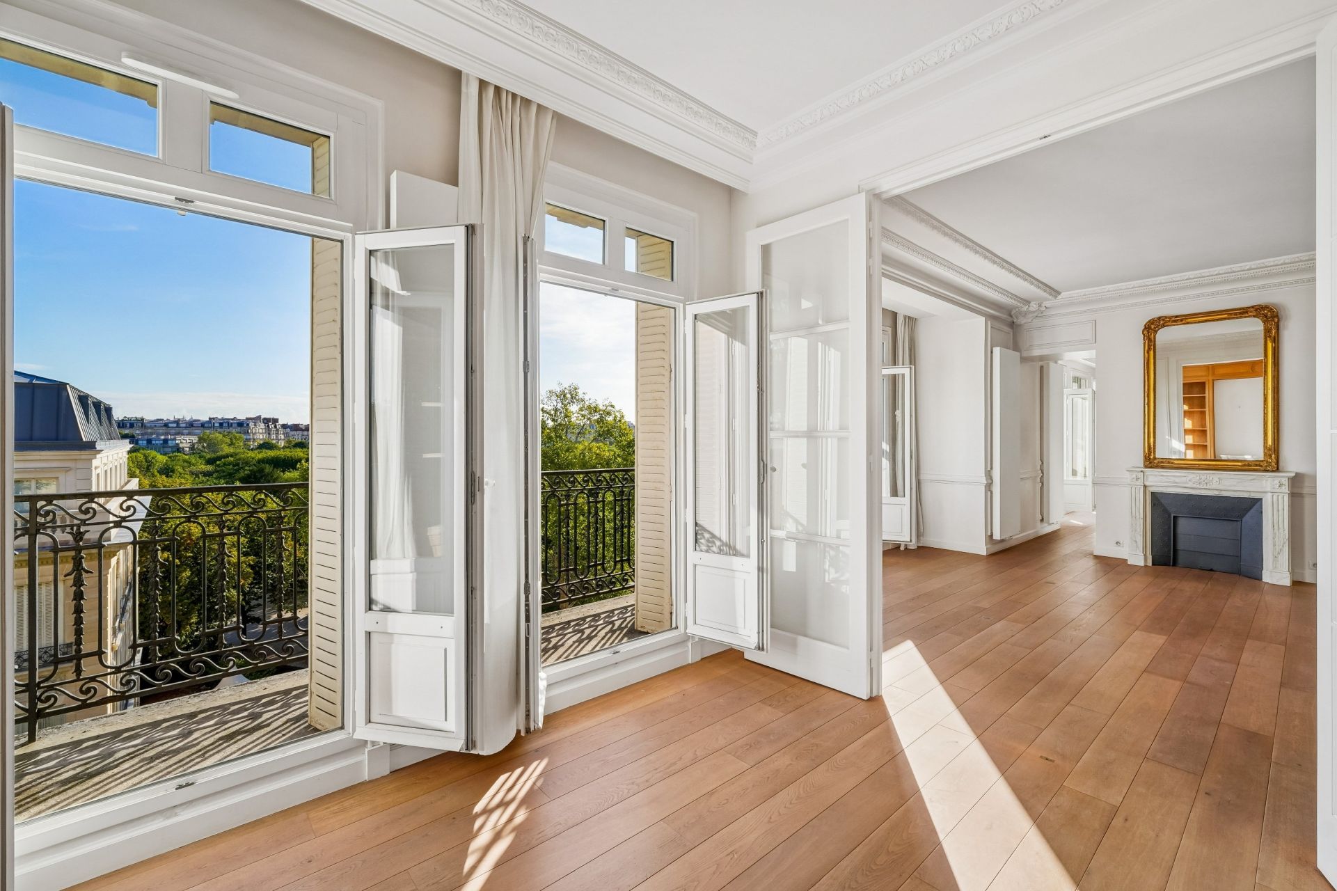apartment 7 Rooms for sale on PARIS (75007)