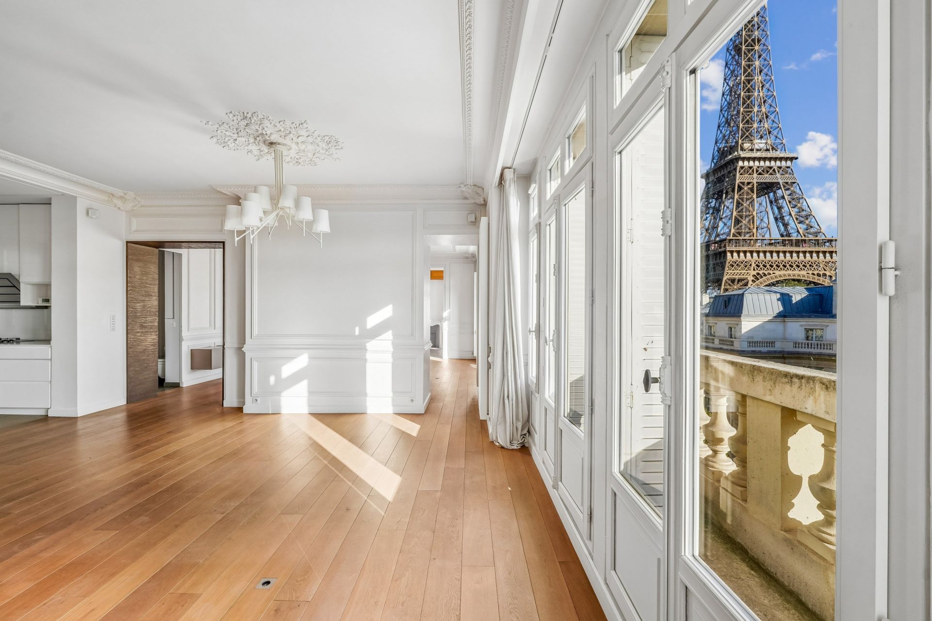 apartment 7 Rooms for sale on PARIS (75007)