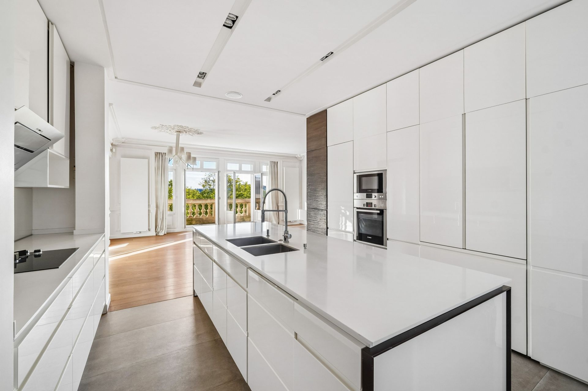 apartment 7 Rooms for sale on PARIS (75007)