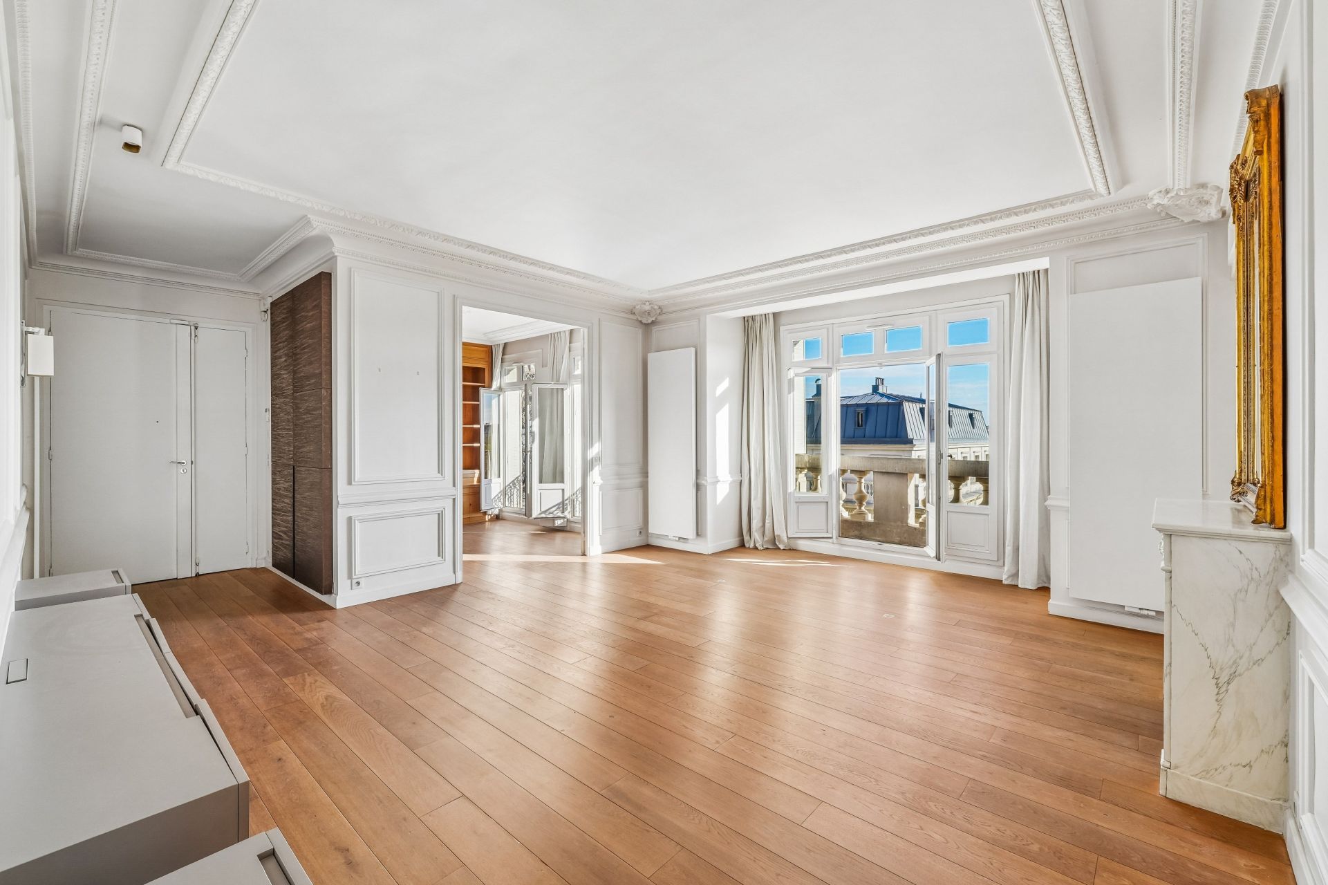 apartment 7 Rooms for sale on PARIS (75007)