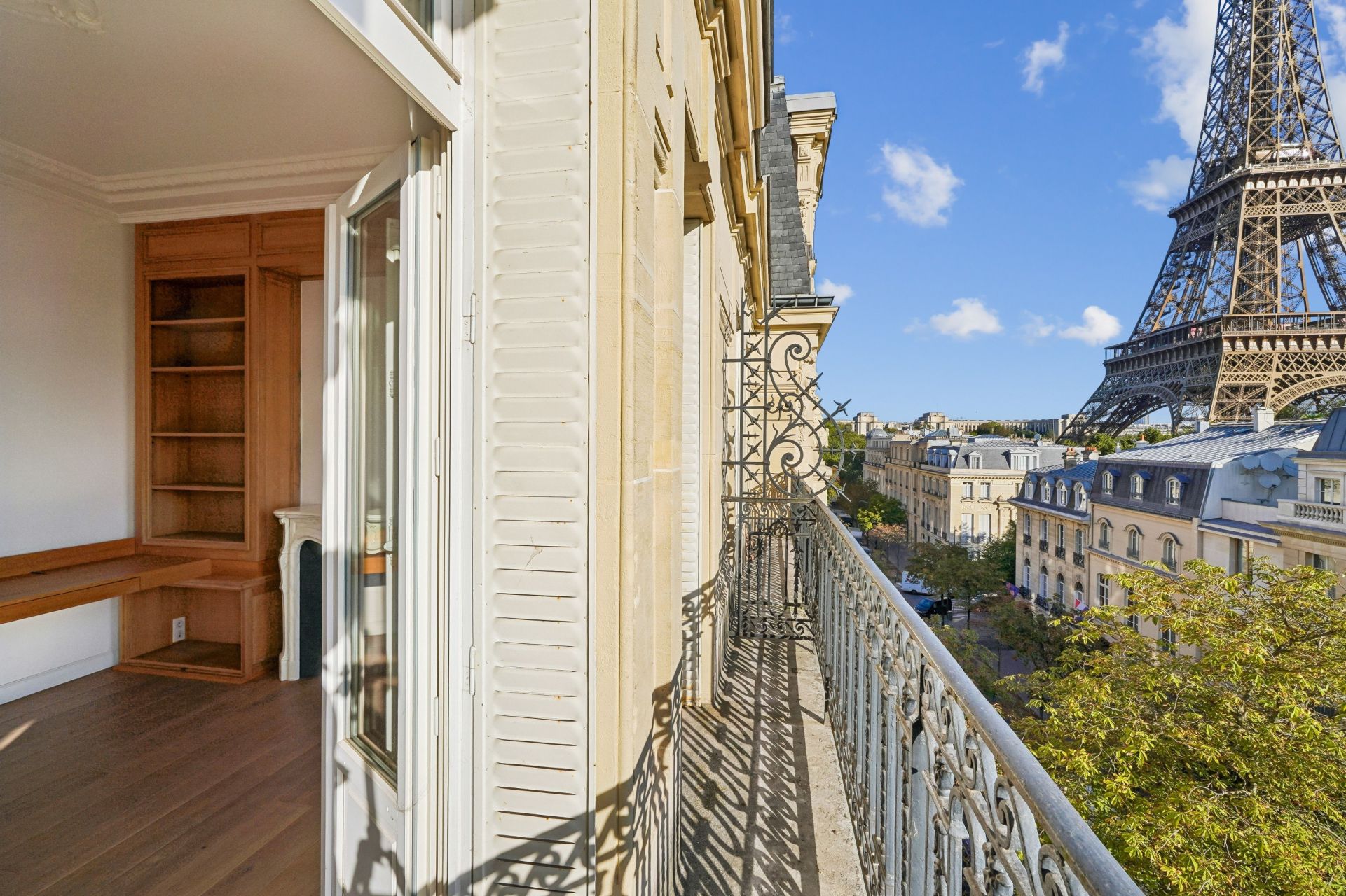 apartment 7 Rooms for sale on PARIS (75007)