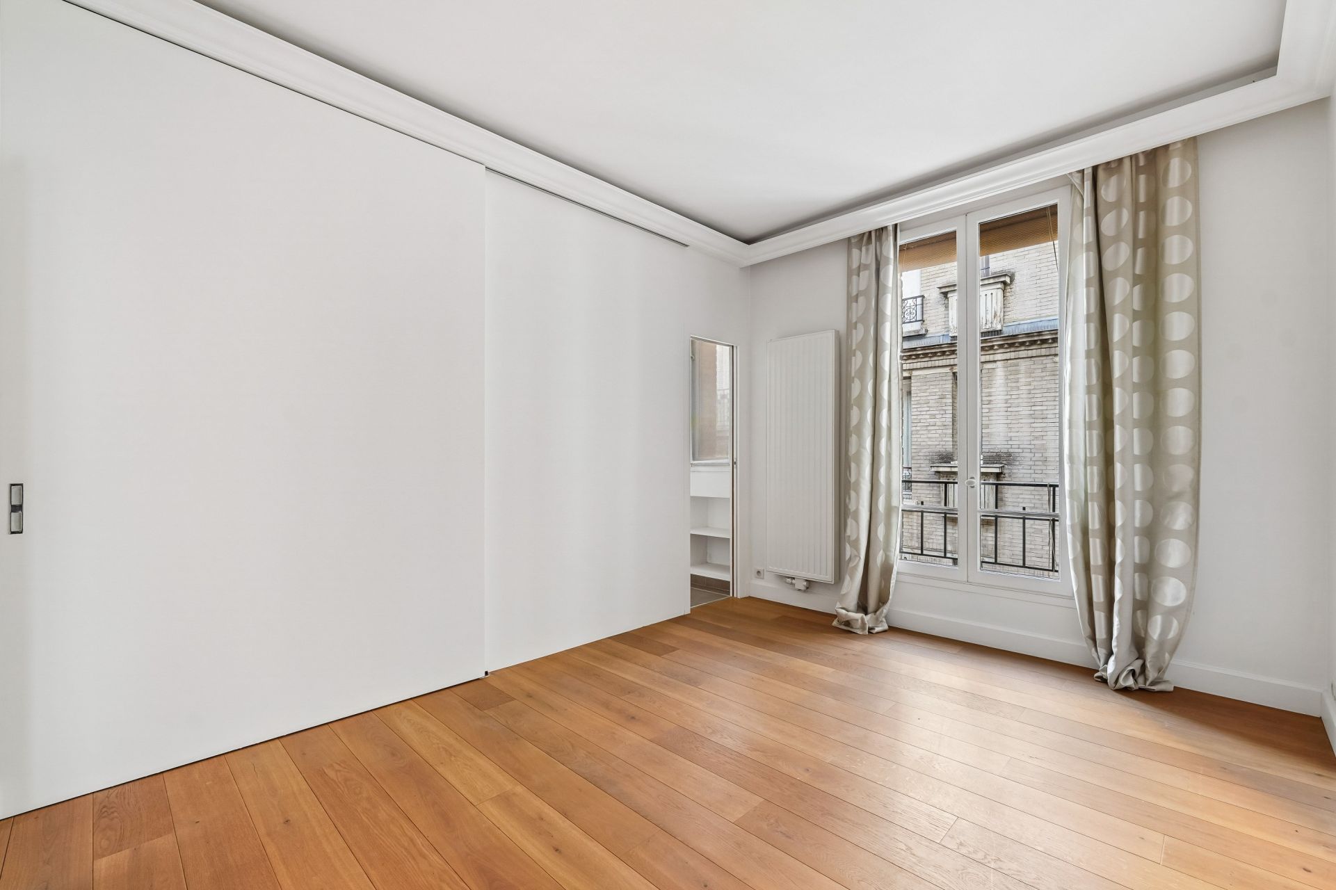 apartment 7 Rooms for sale on PARIS (75007)