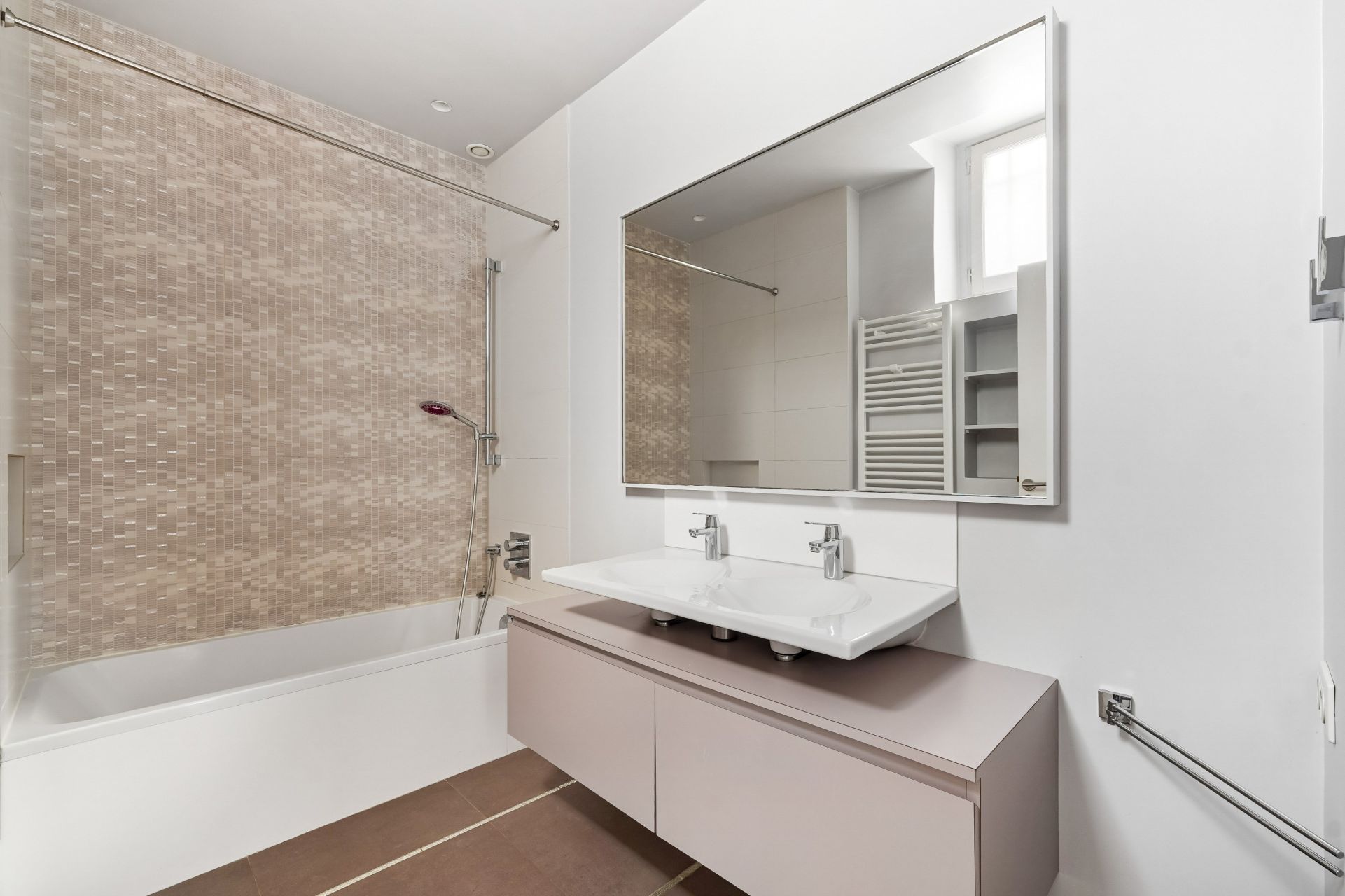 apartment 7 Rooms for sale on PARIS (75007)