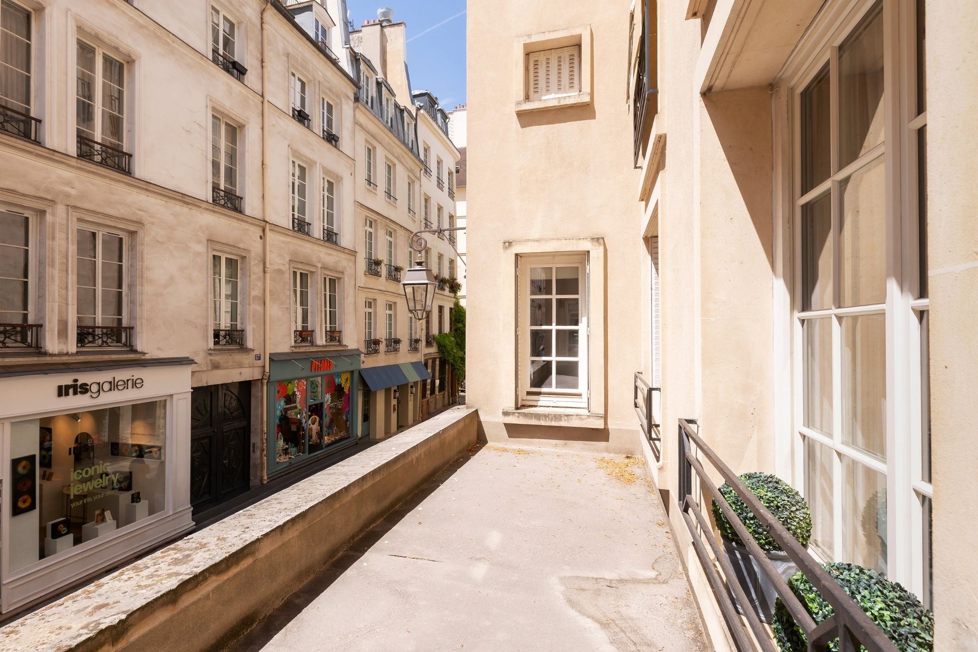 apartment 4 Rooms for sale on PARIS (75004)