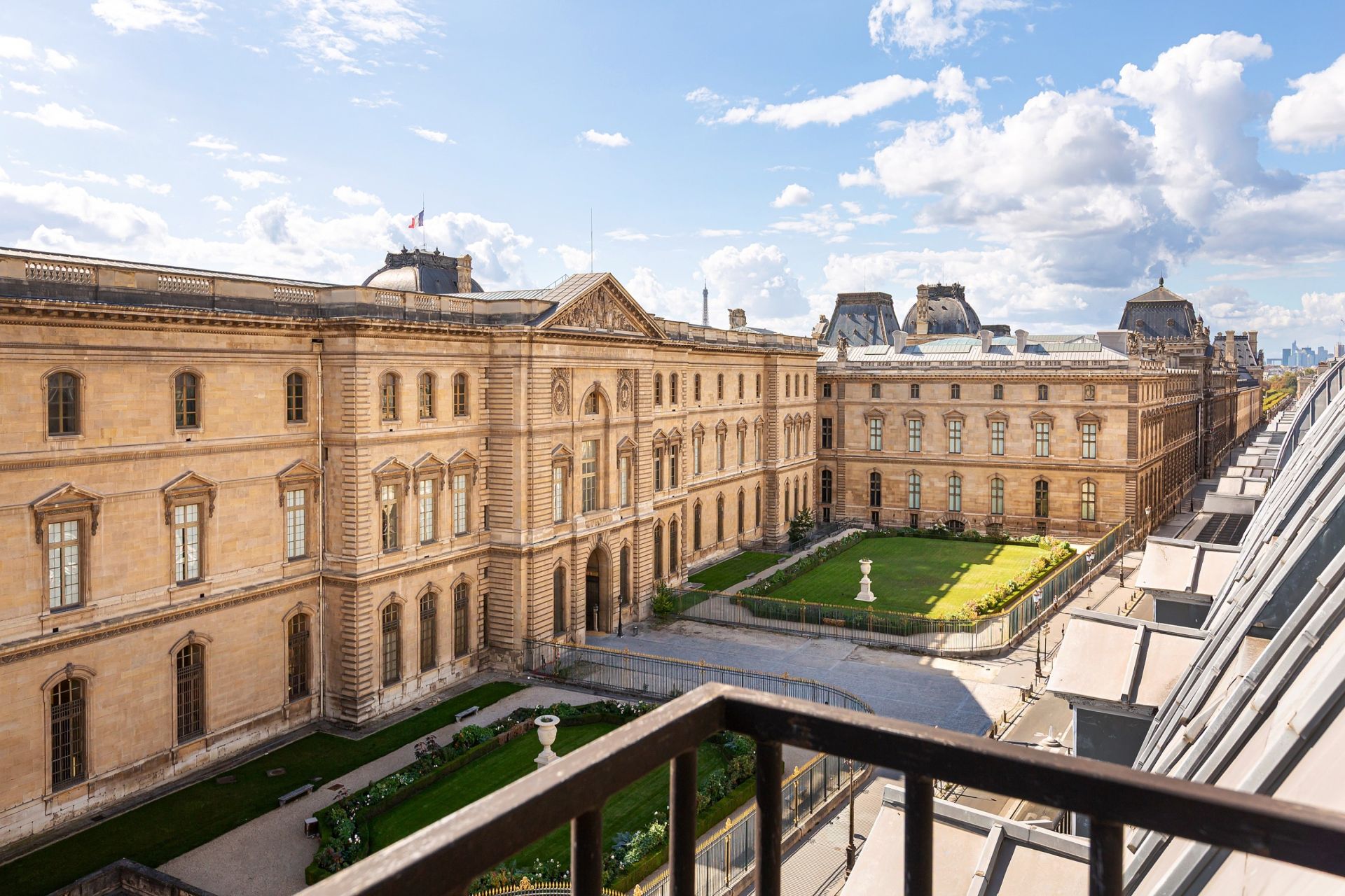 apartment 4 Rooms for sale on PARIS (75001)