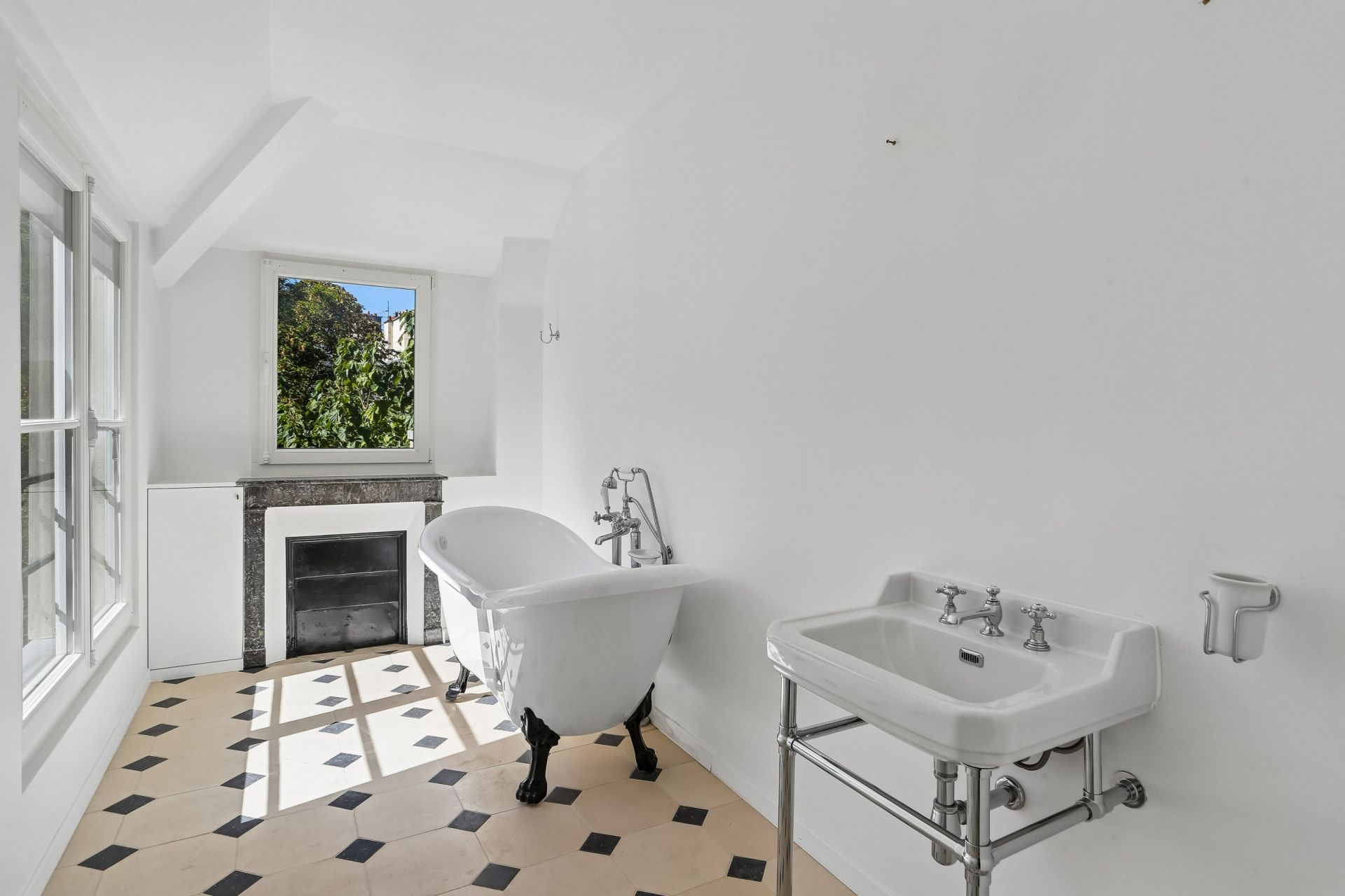 apartment 4 Rooms for rent on PARIS (75006)