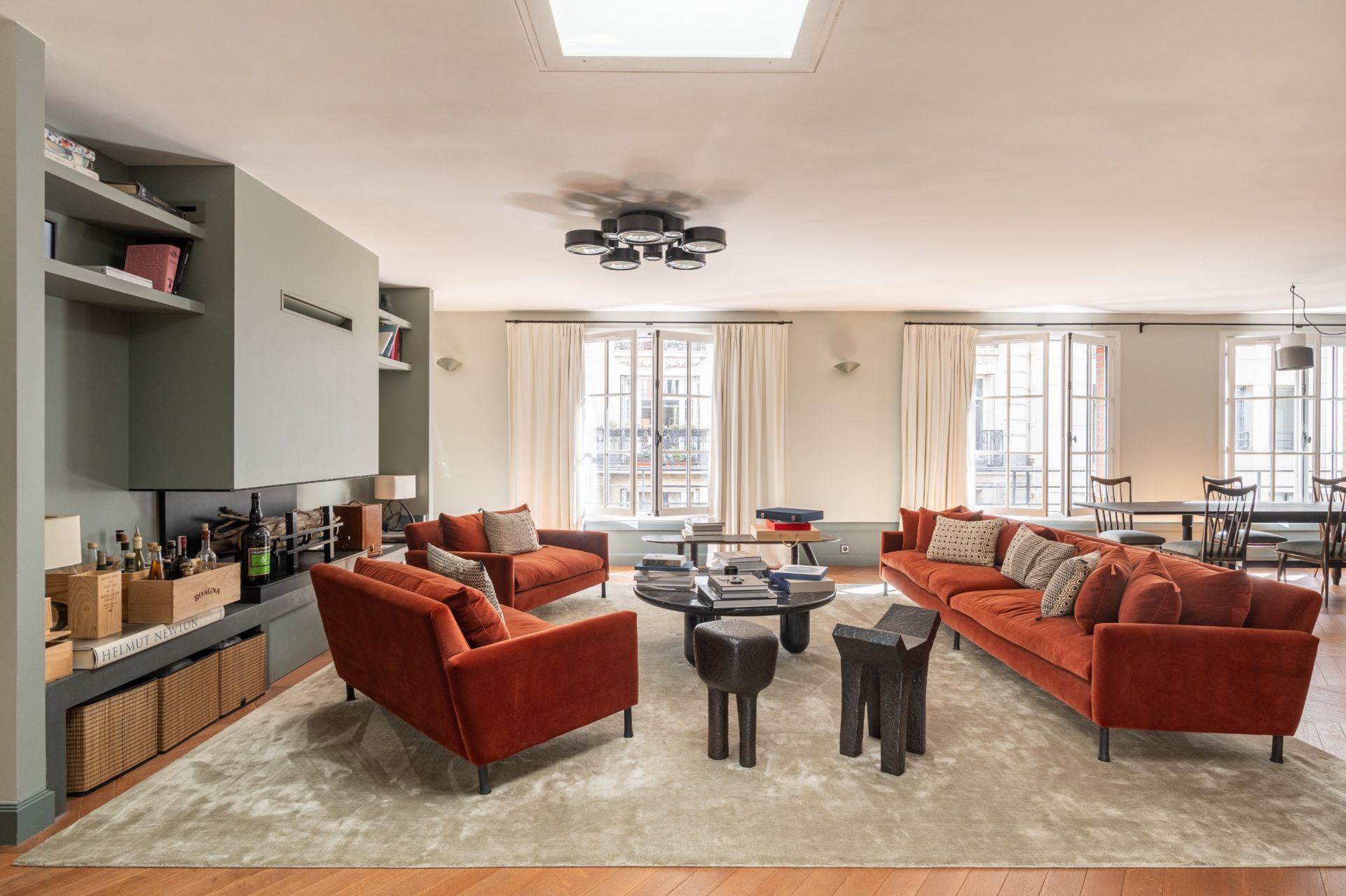 house 10 Rooms for sale on PARIS (75007)