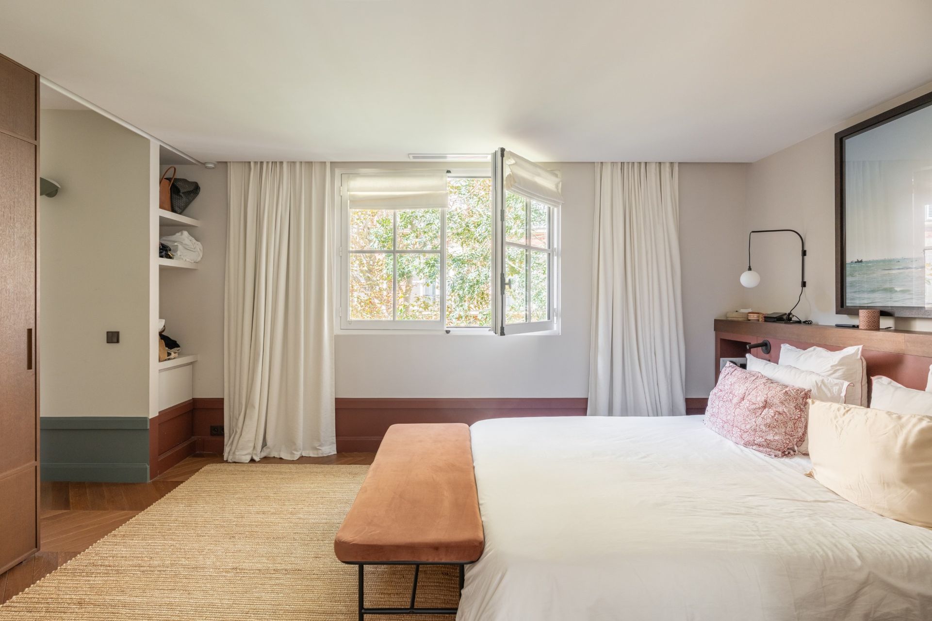 house 10 Rooms for sale on PARIS (75007)