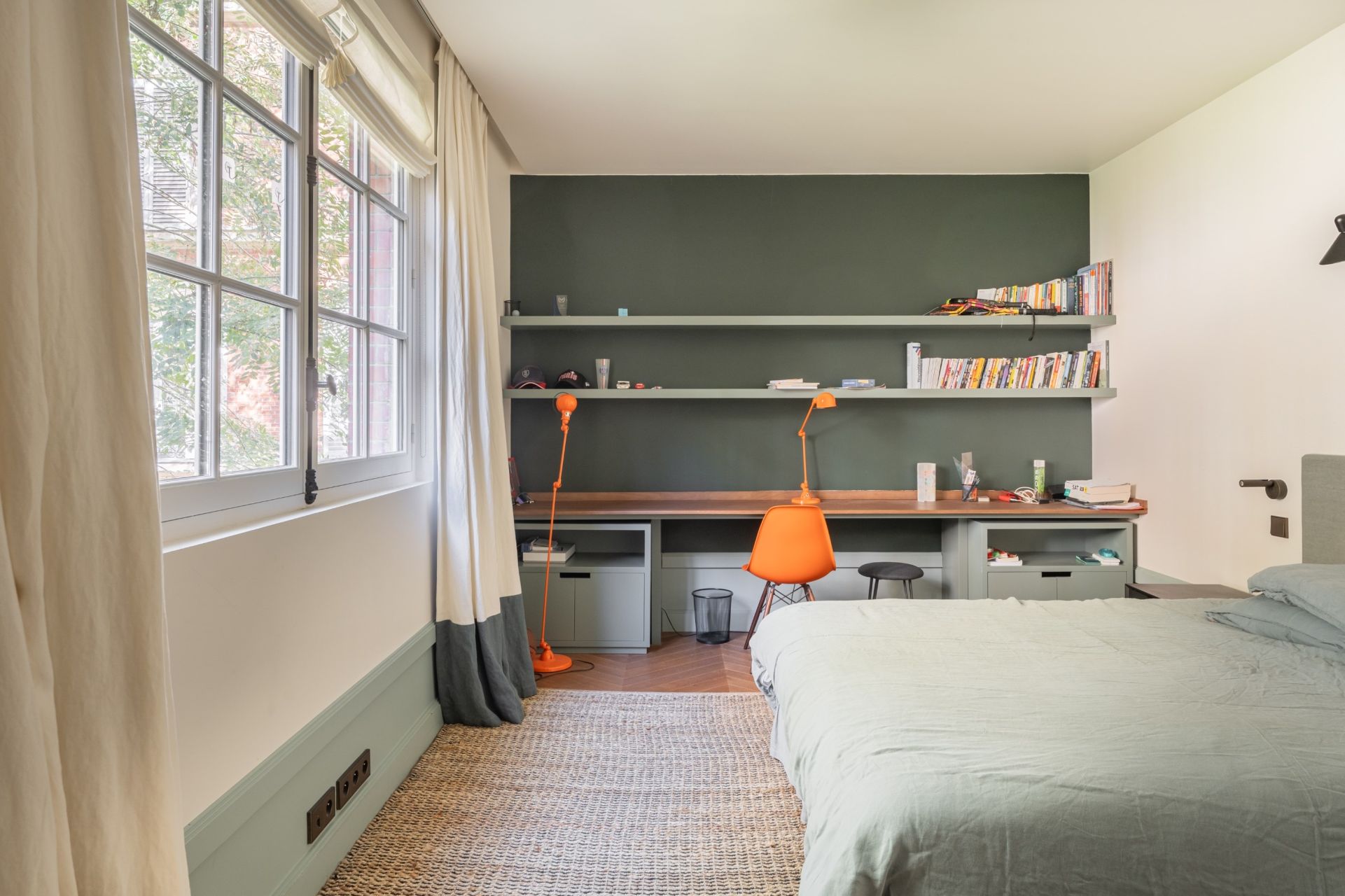 house 10 Rooms for sale on PARIS (75007)